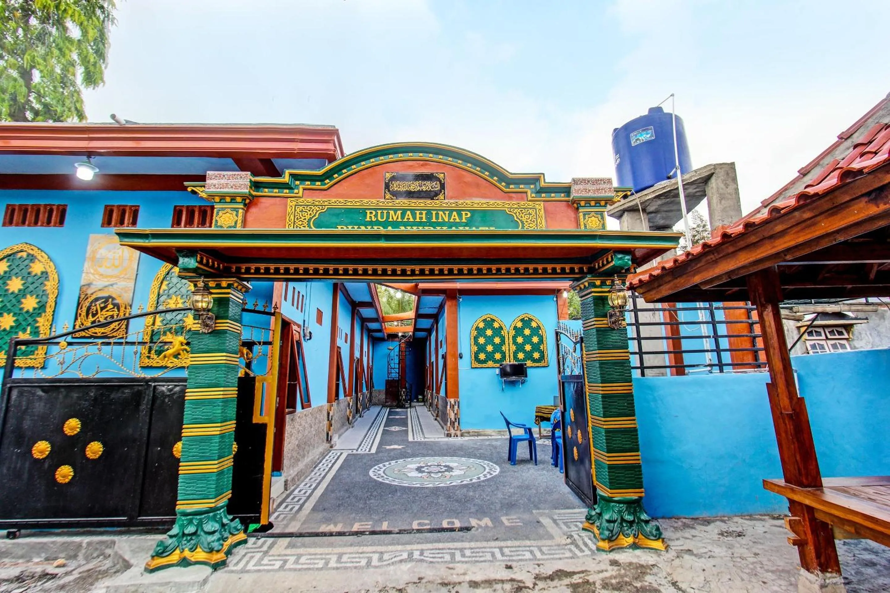 Facade/entrance in SPOT ON 91811 Rumah Inap Bunda Nurhayati