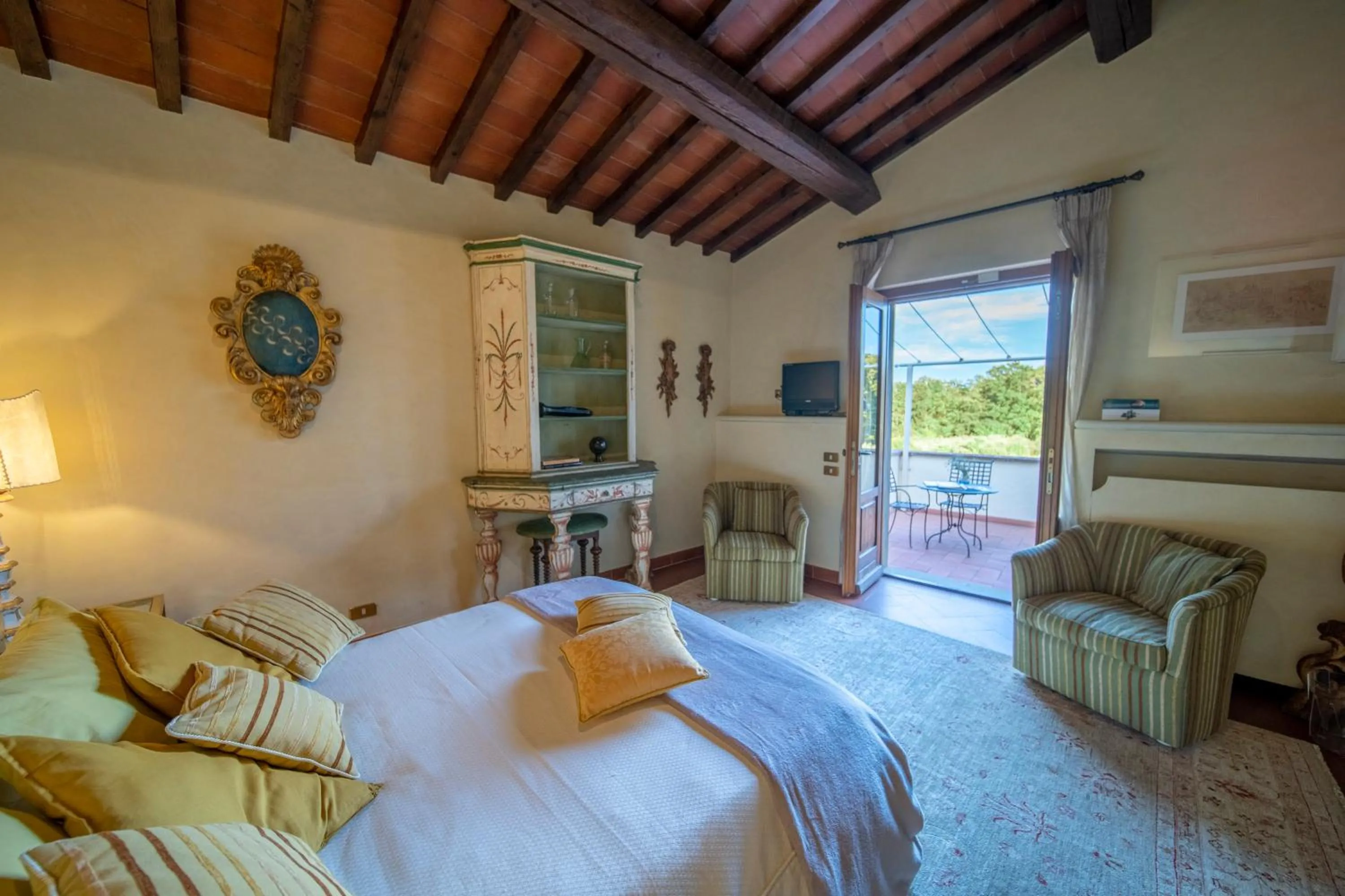 Bedroom, Bed in Tenuta le Viste - panoramic Villa