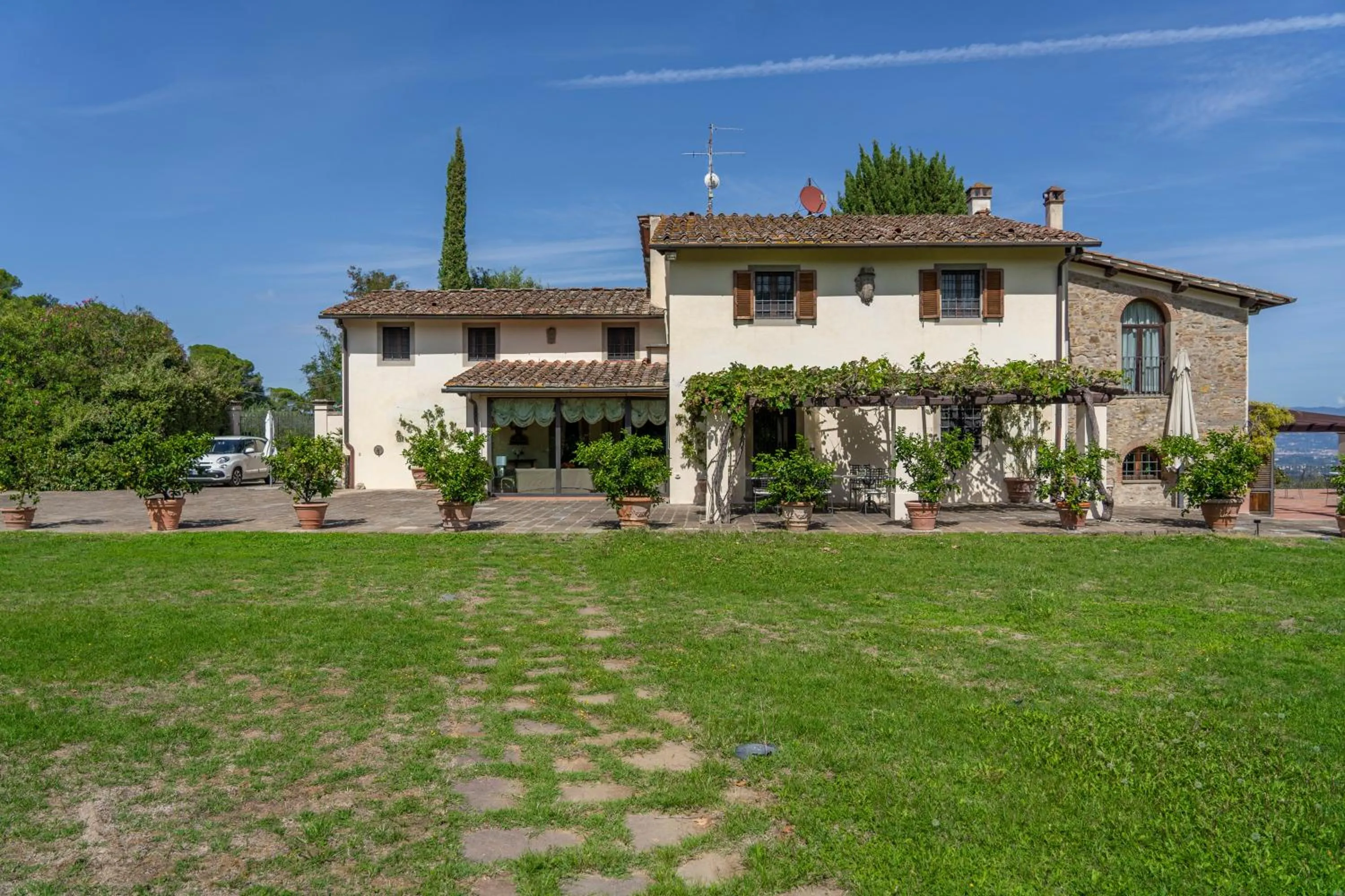 Property building in Tenuta le Viste - panoramic Villa