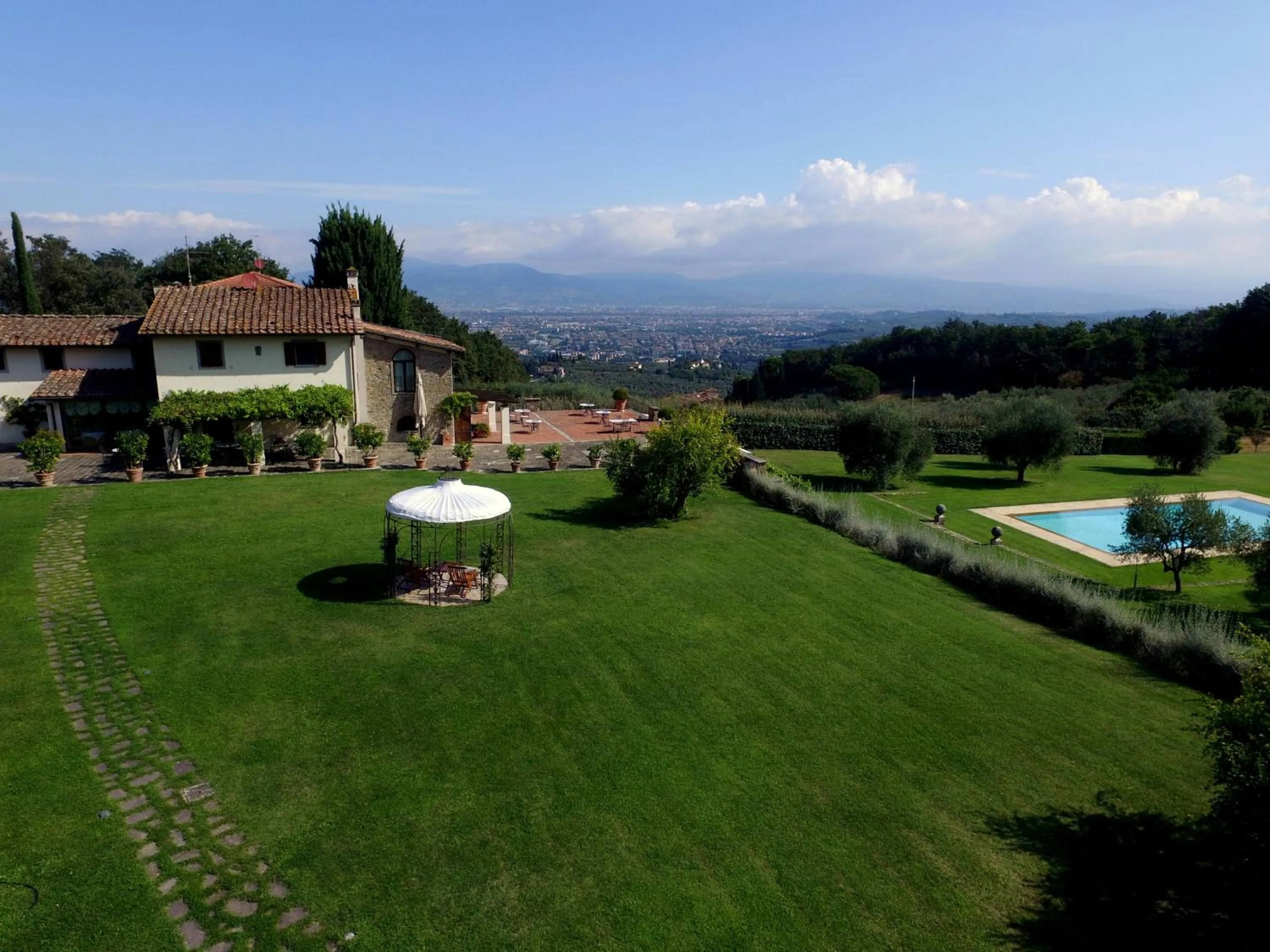 Bird's eye view in Tenuta le Viste - panoramic Villa