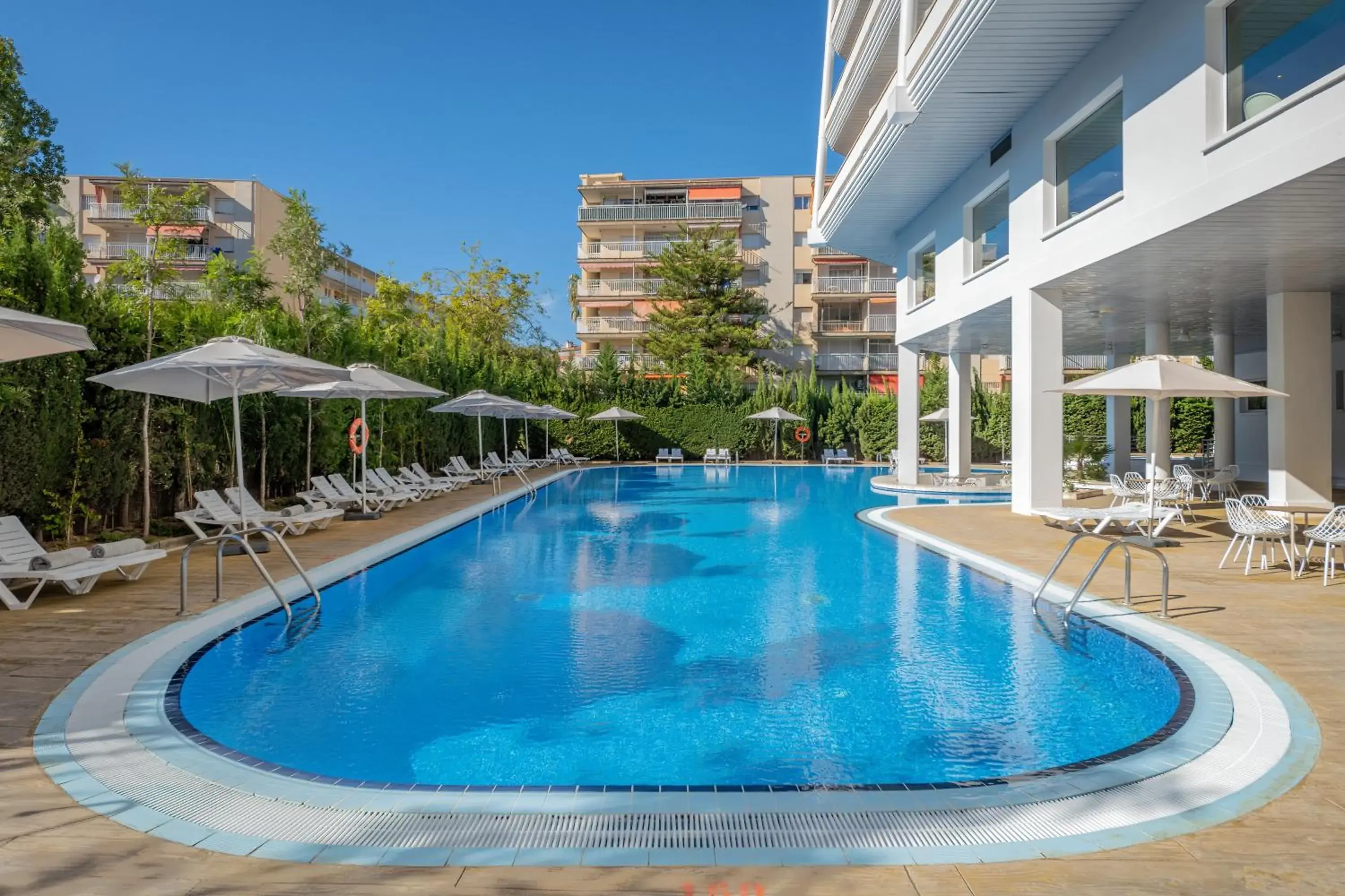 Swimming Pool in Hotel Piramide Salou Swimming Pool in Hotel Piramide Salou