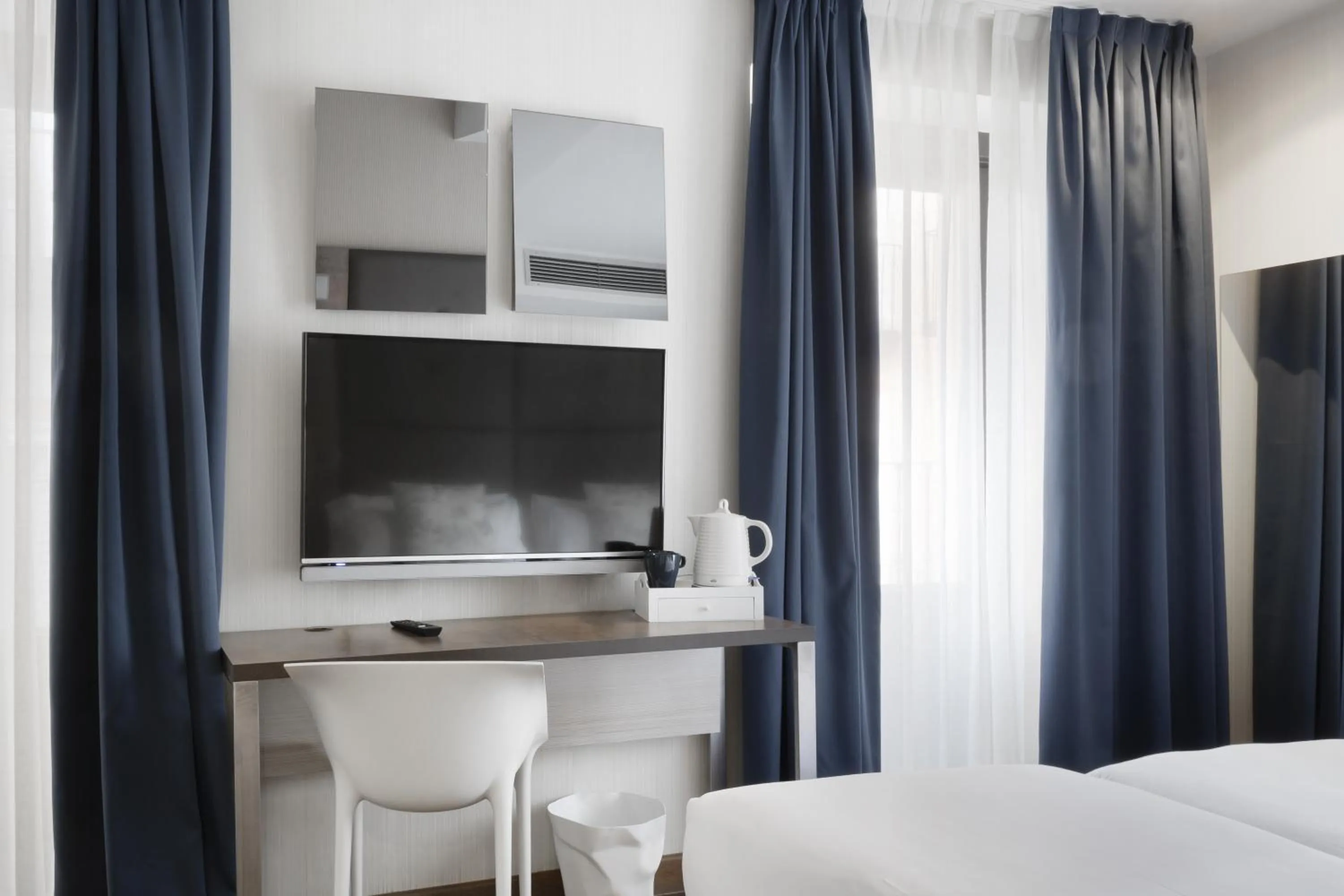 Bedroom, Bed in Petit Palace Posada del Peine