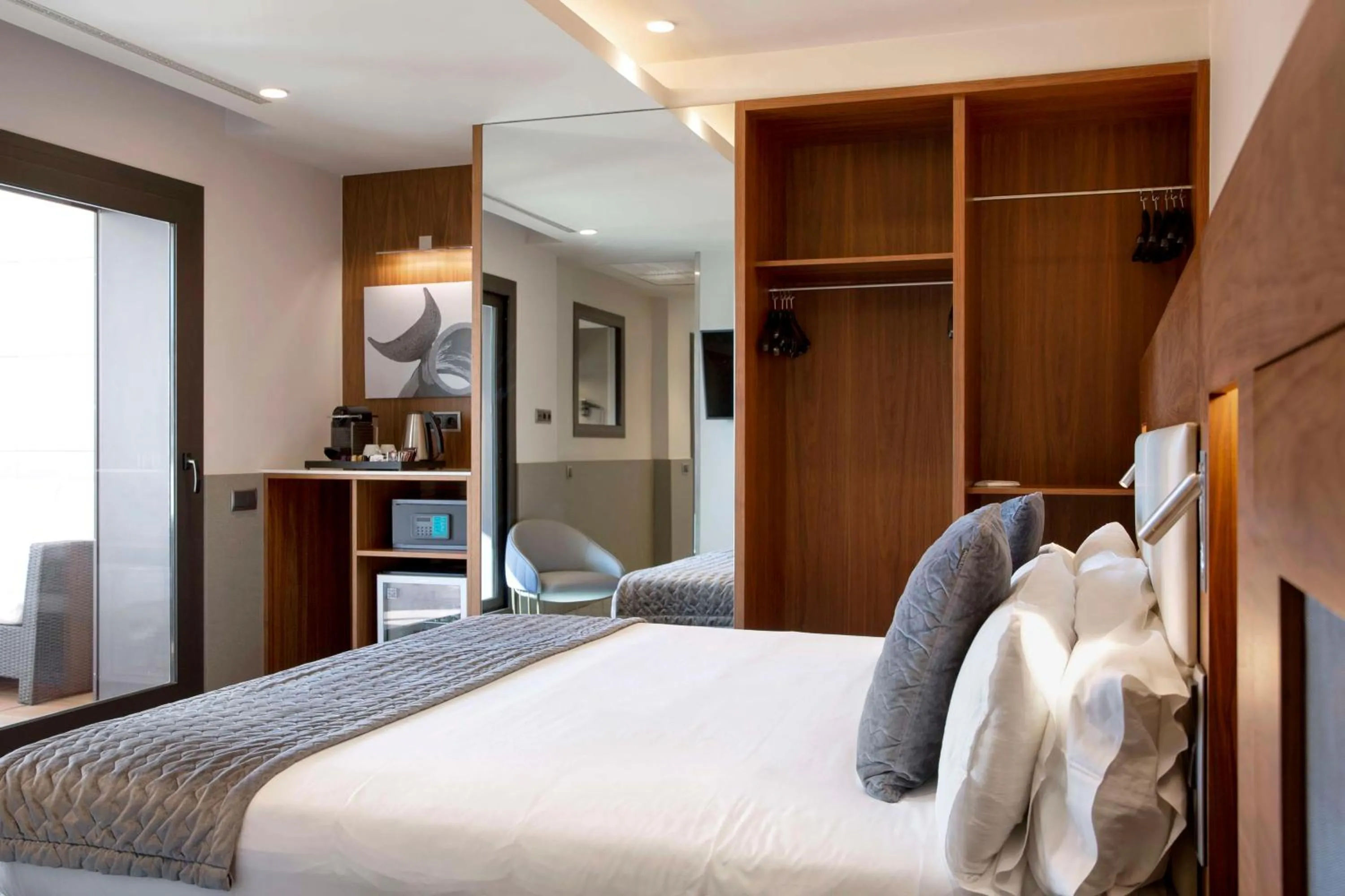 Photo of the whole room, Bed in Best Western Premier Hotel Dante