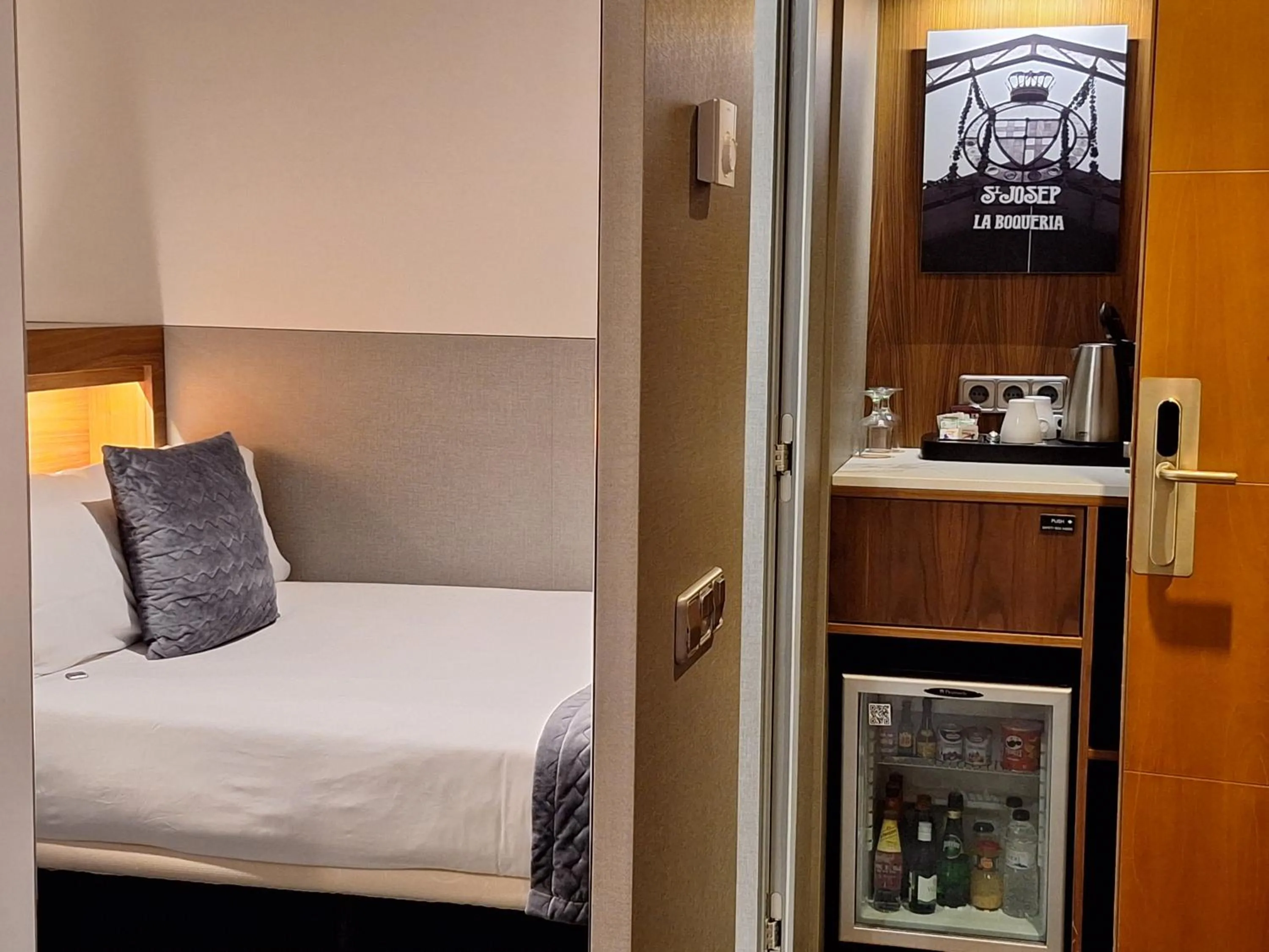 Photo of the whole room, Bed in Best Western Premier Hotel Dante