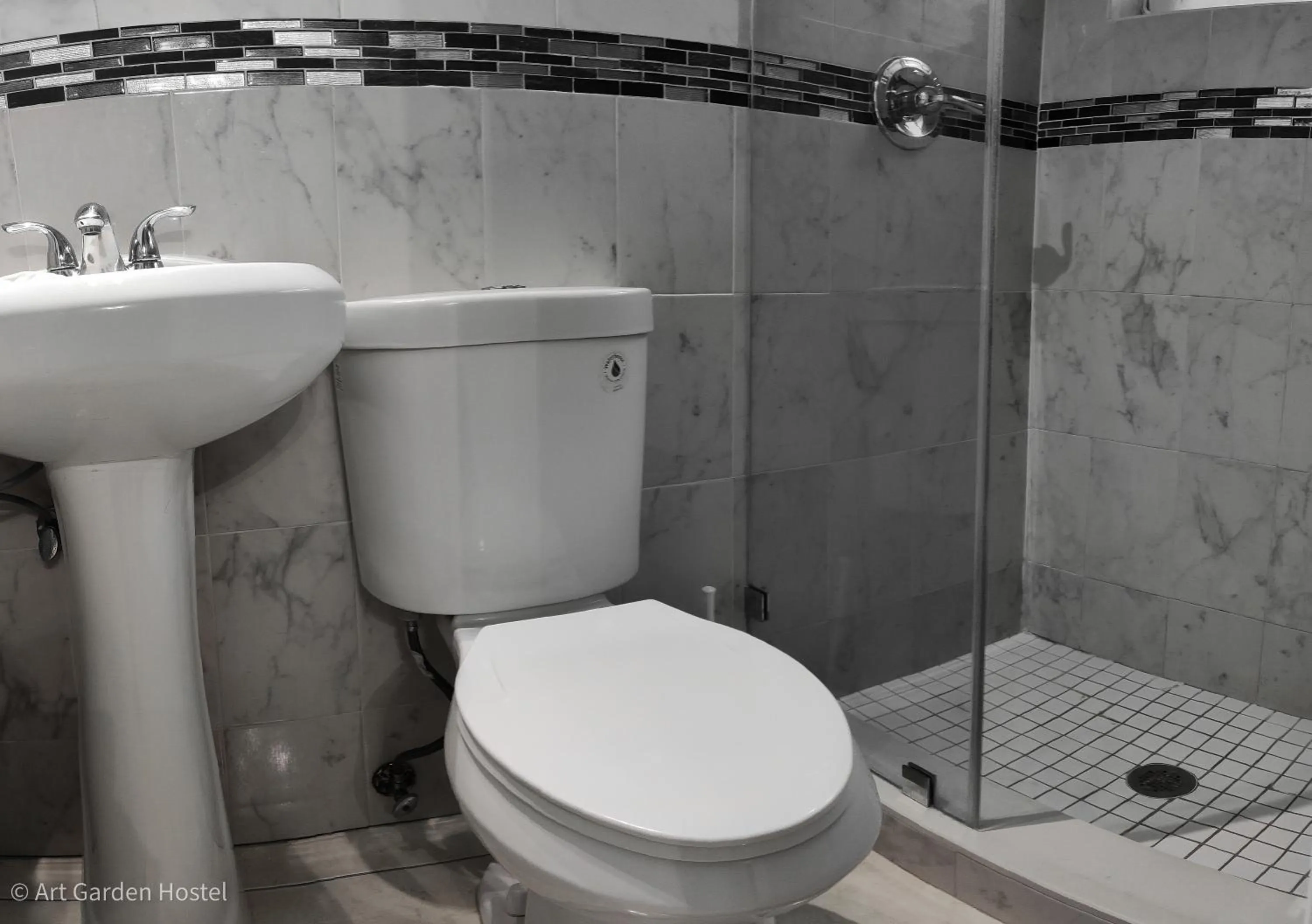 Bathroom in Summer Gardens