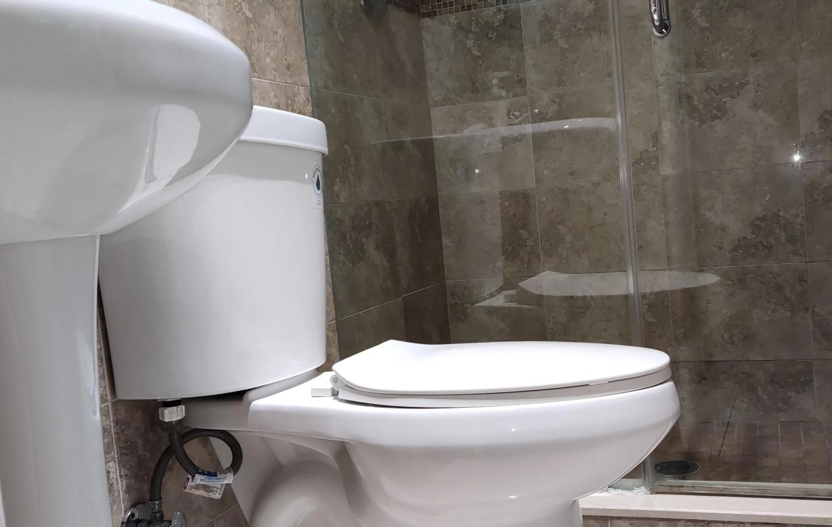 Bathroom in Summer Gardens