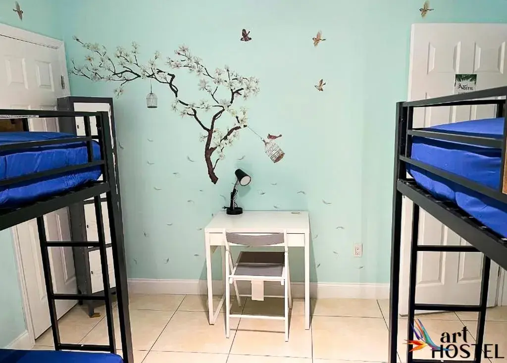 Bed in 4-Bed Mixed Dormitory Room in Summer Gardens Bed in 4-Bed Mixed Dormitory Room in Summer Gardens