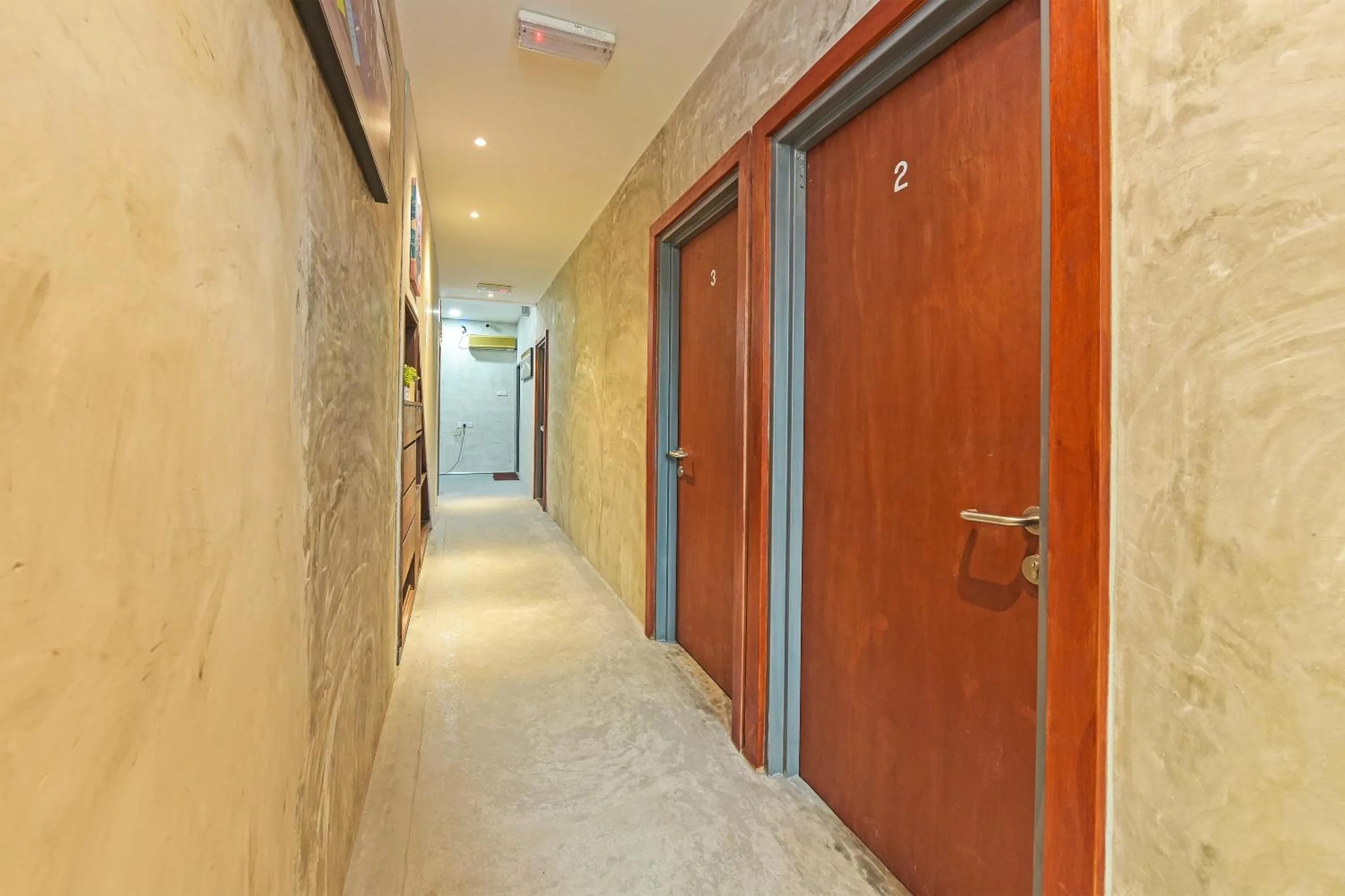 Lobby or reception in OYO 90662 The 1975 Hotel Empire