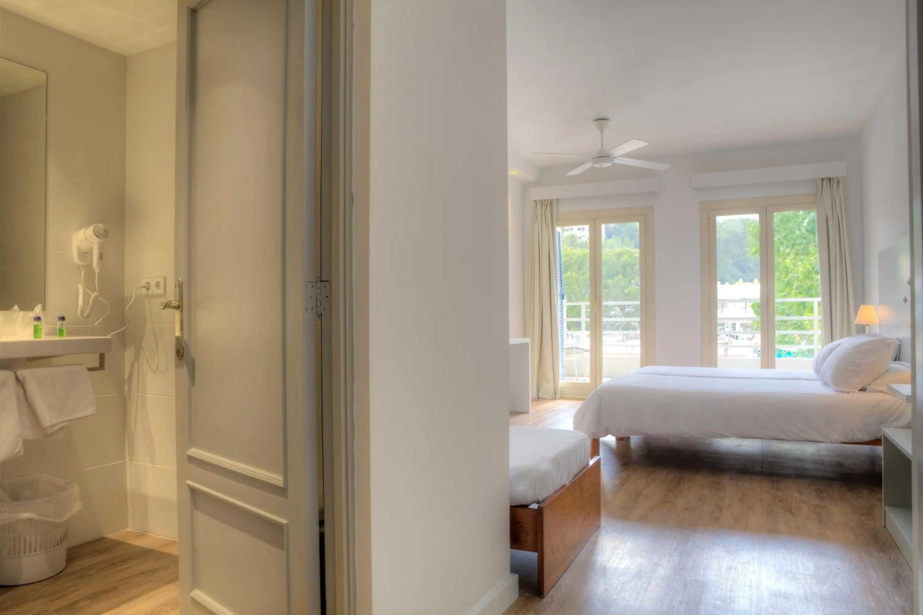 Bedroom, Bed in Carabela