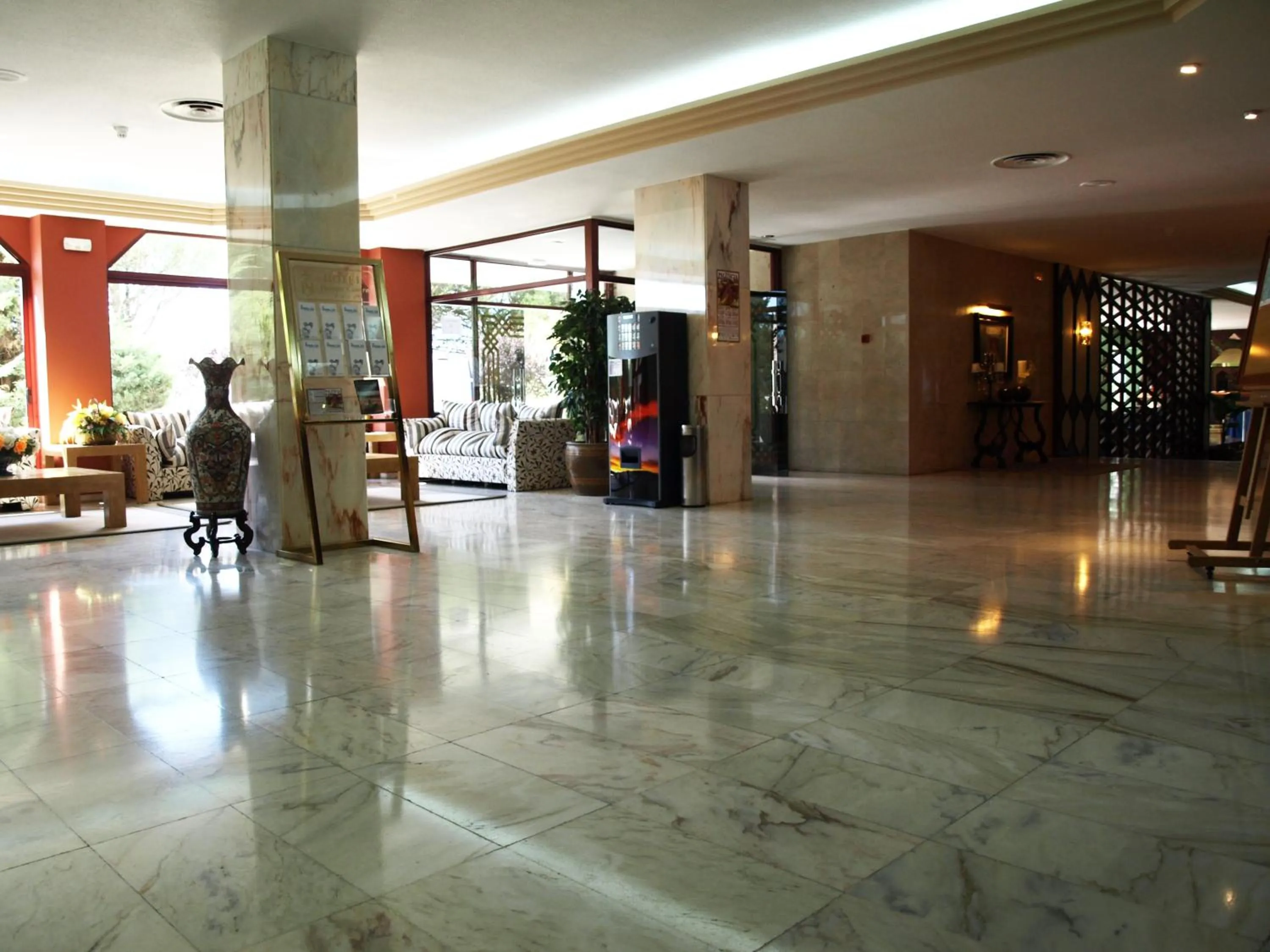 Lobby or reception in Hospedium Hotel Europa Centro