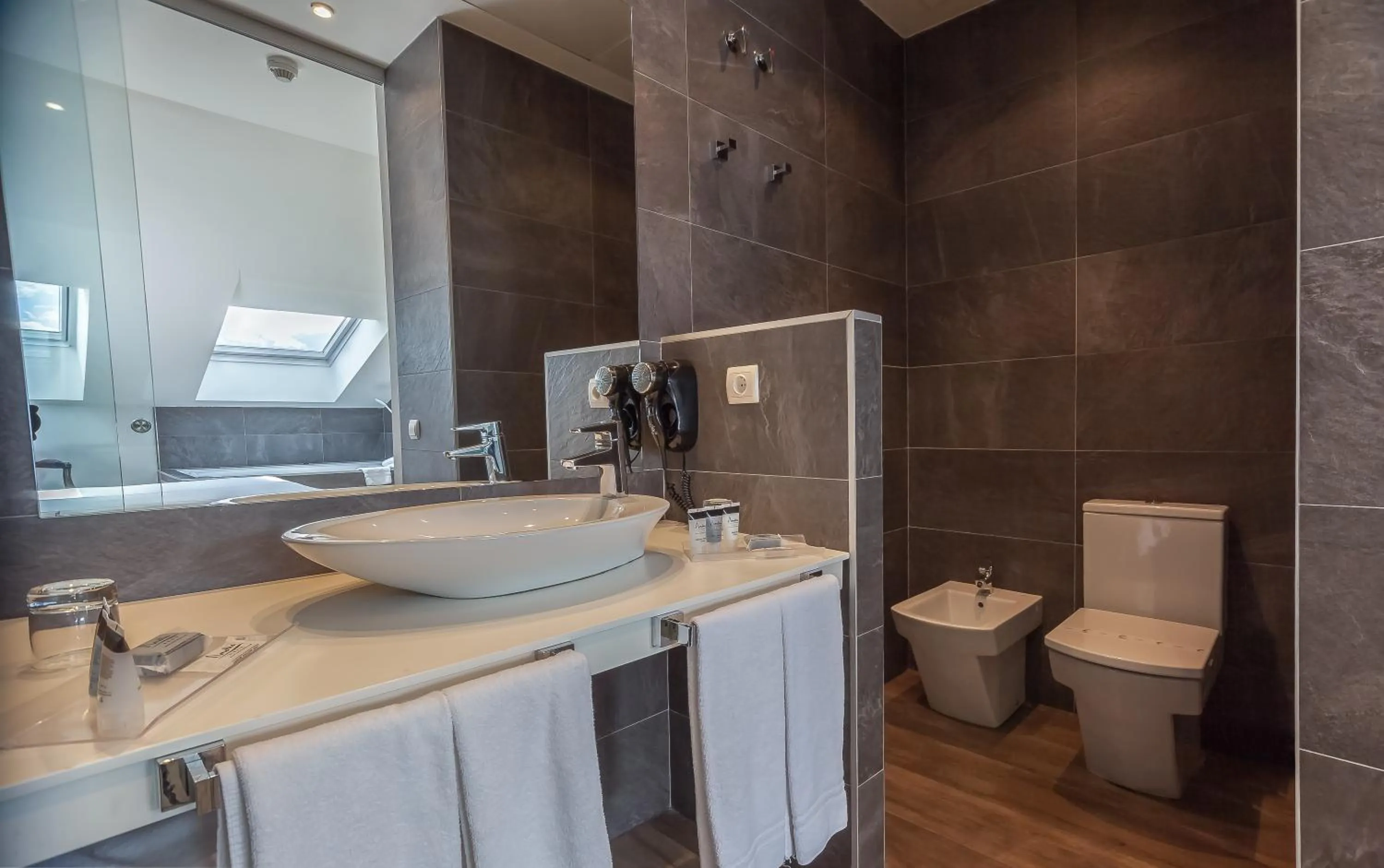 Shower in Hotel Andia