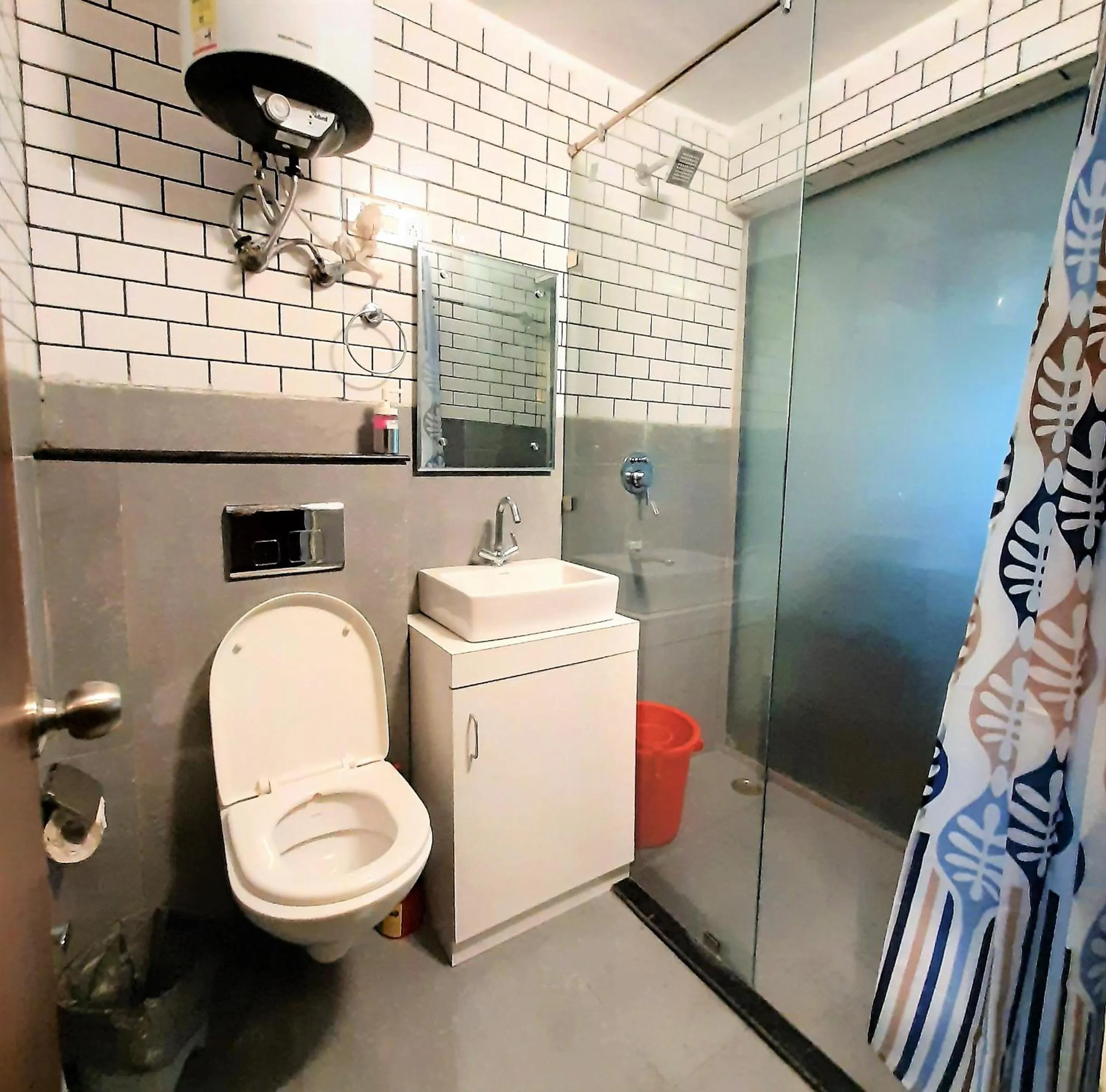 Toilet in Stovehouse Inn