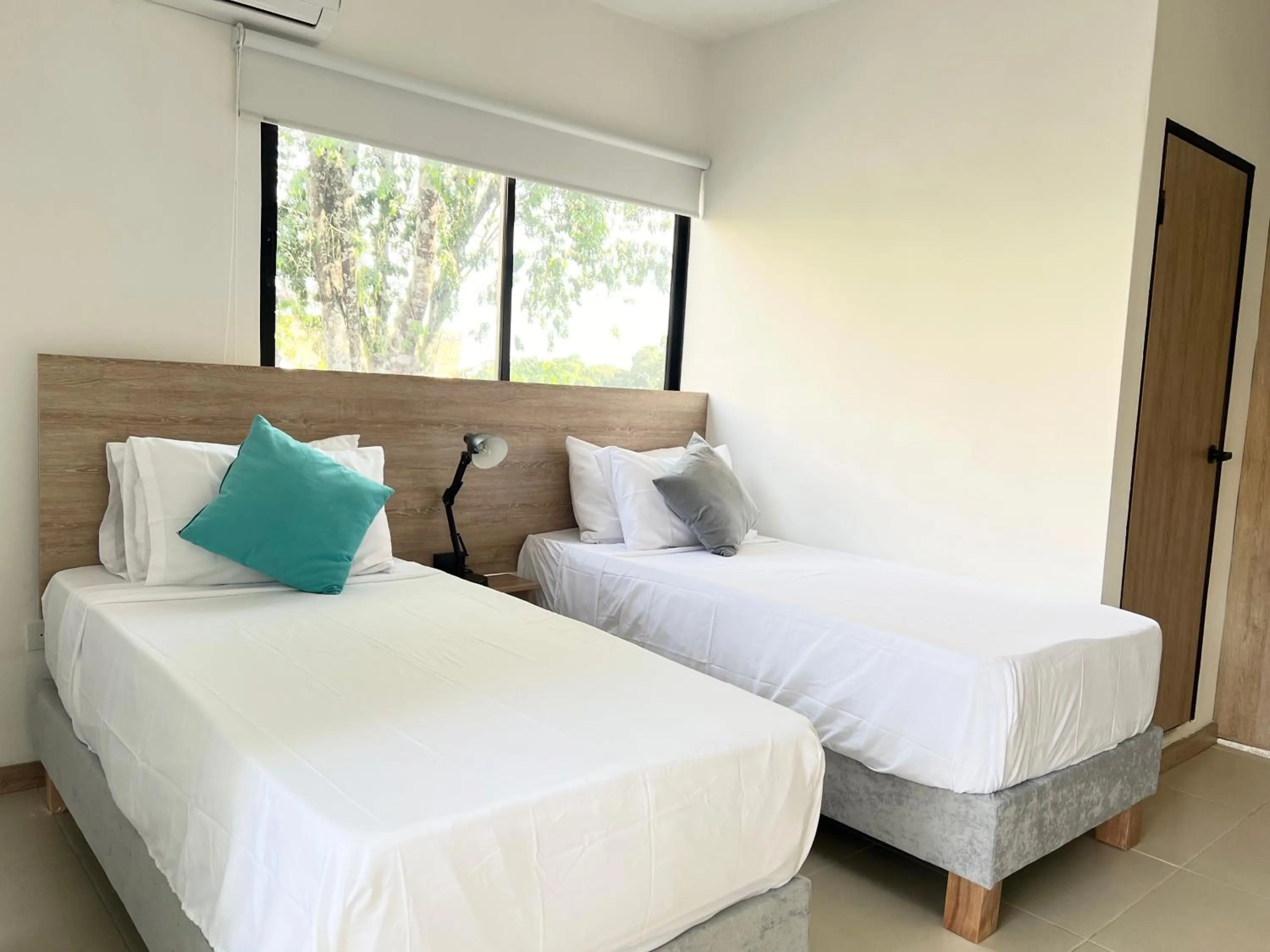 Photo of the whole room, Bed in HOTEL 9.5 SAN FERNANDO