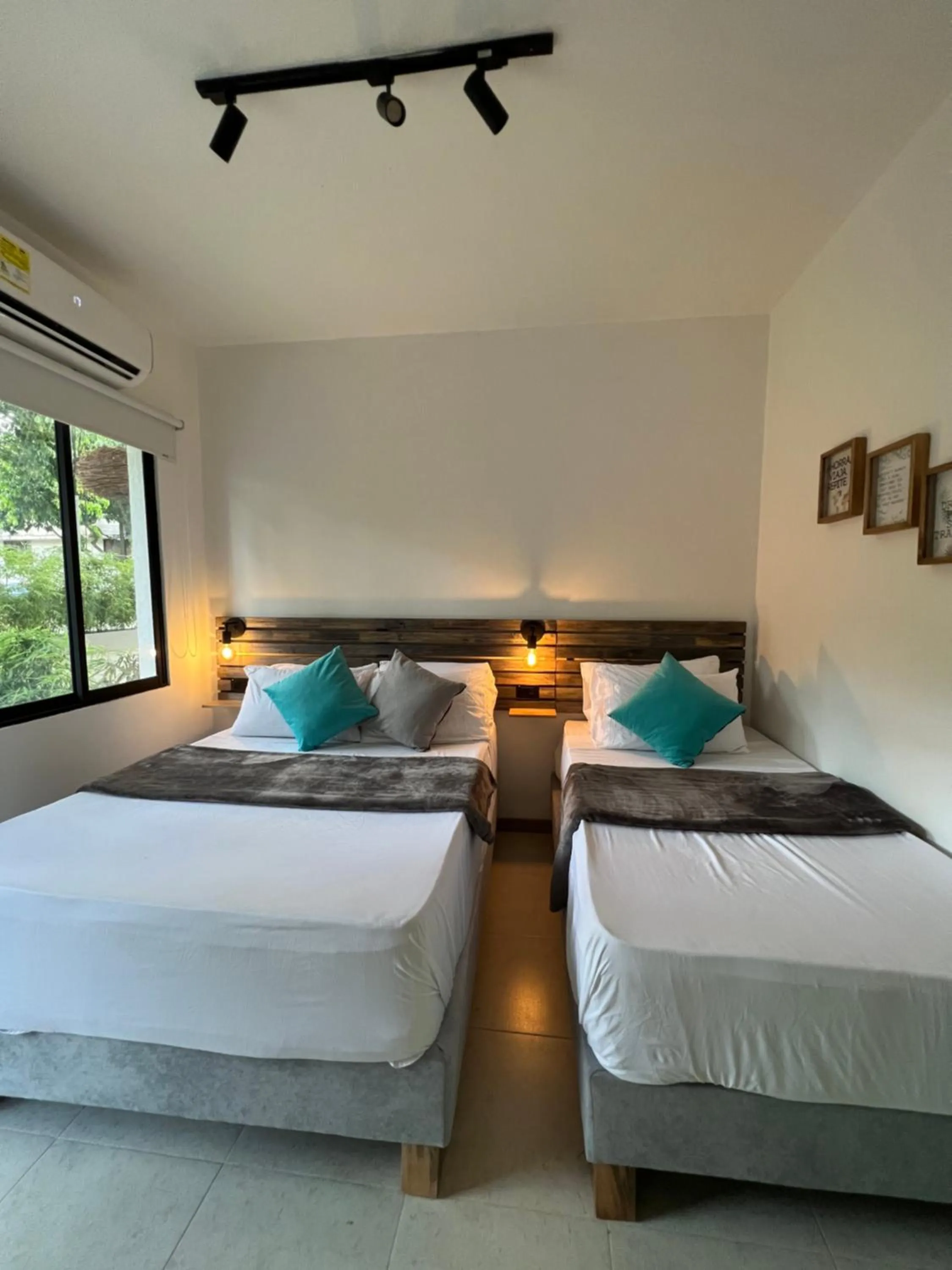 Photo of the whole room, Bed in HOTEL 9.5 SAN FERNANDO