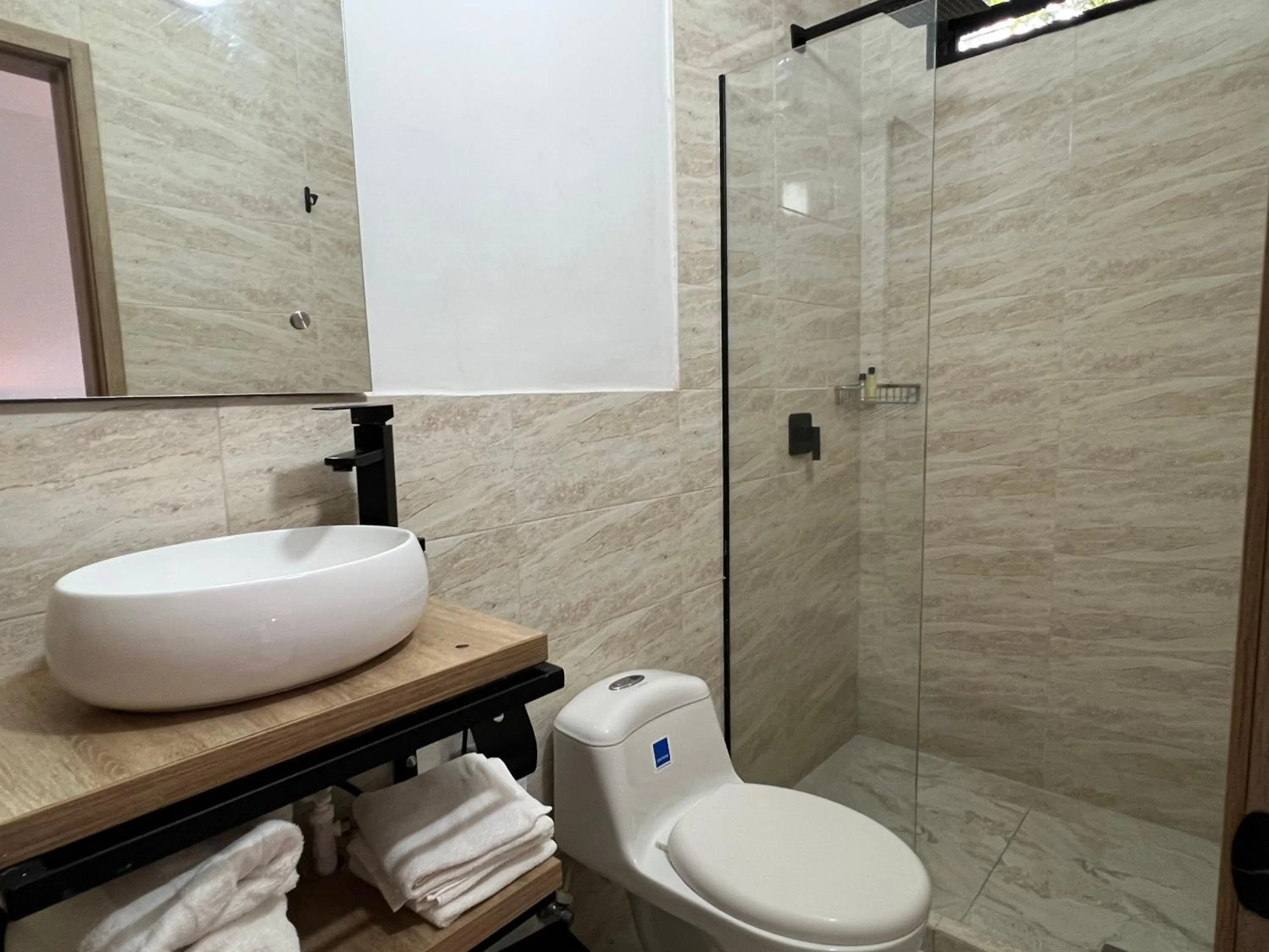 Shower in HOTEL 9.5 SAN FERNANDO