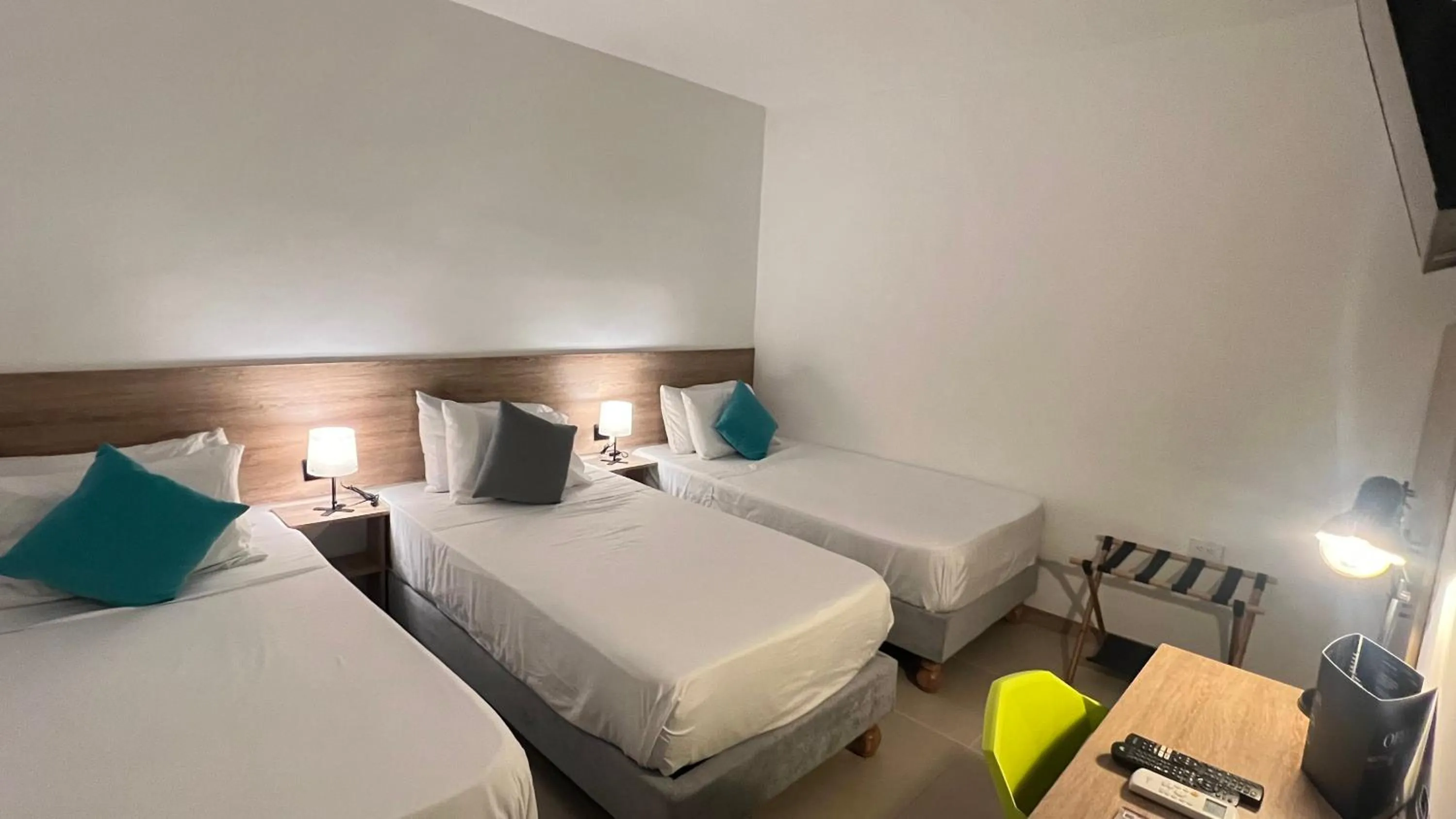 Photo of the whole room, Bed in HOTEL 9.5 SAN FERNANDO