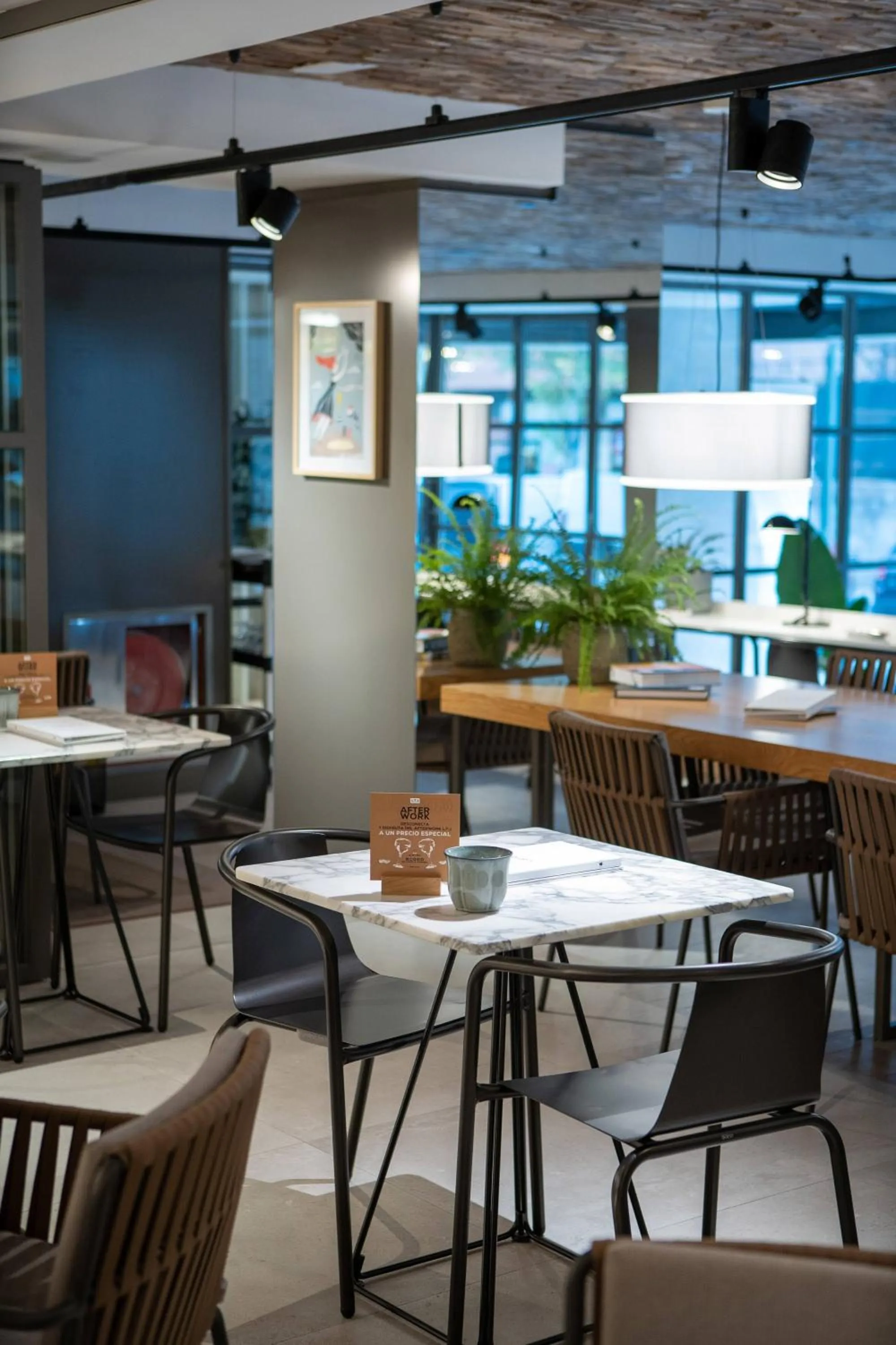 Restaurant/places to eat in INNSiDE Zaragoza