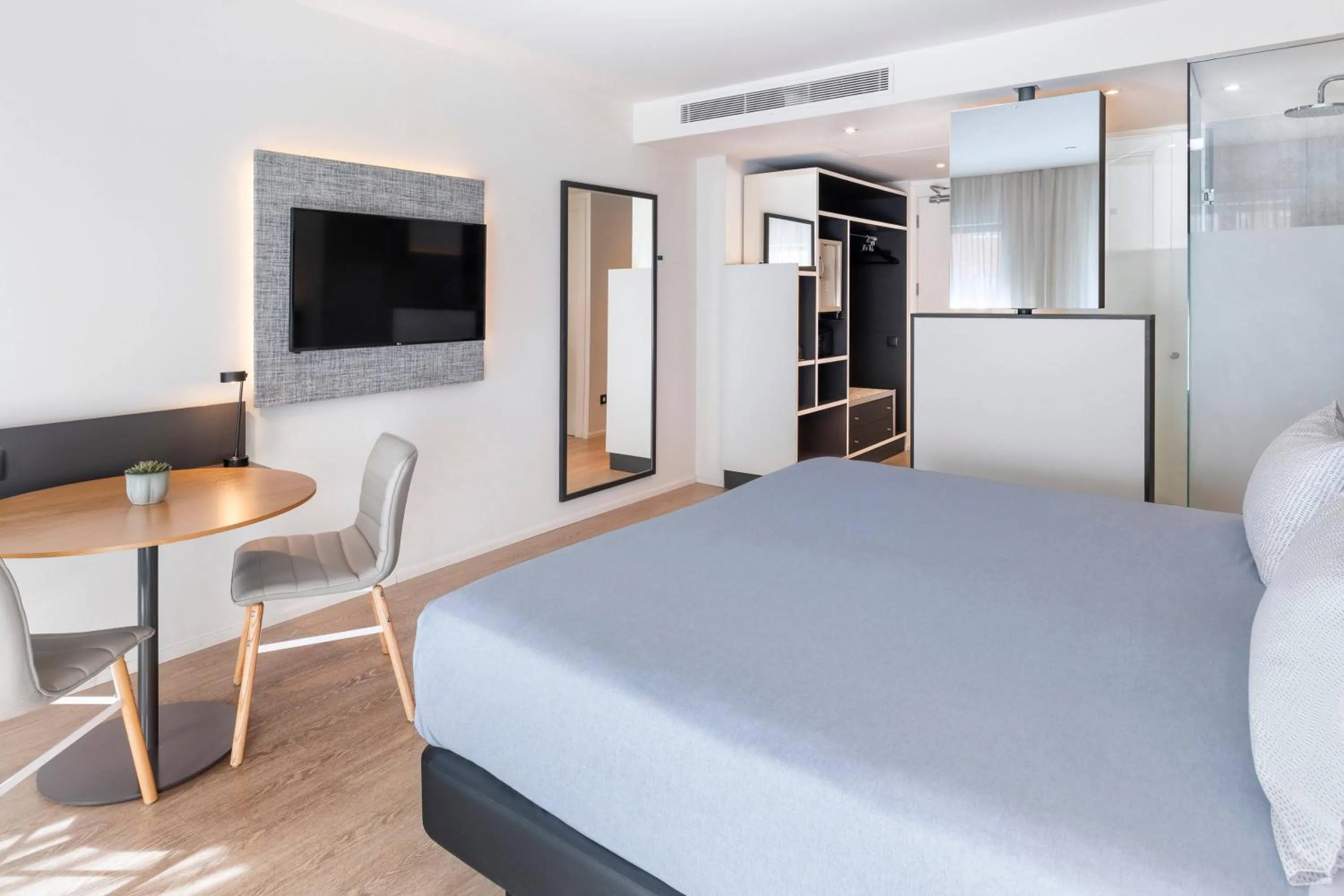 Bed in INNSiDE Zaragoza