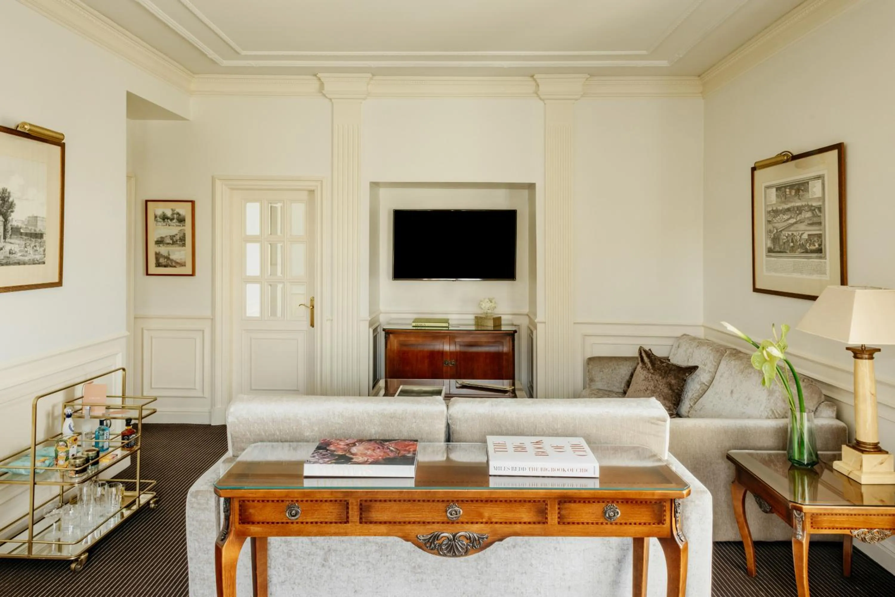 TV and multimedia in Hotel Fenix Gran Meliá - The Leading Hotels of the World