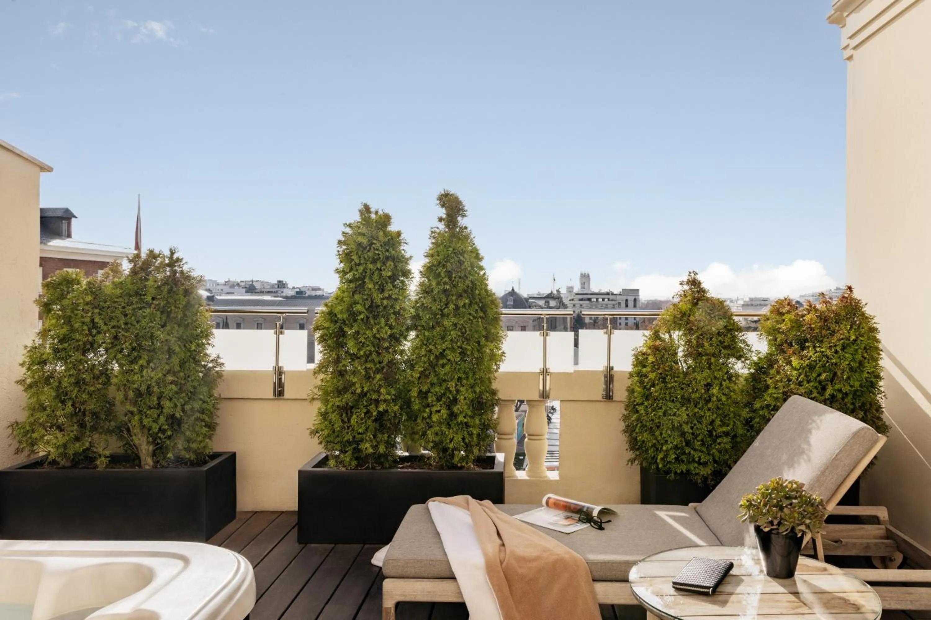 Day in Hotel Fenix Gran Meliá - The Leading Hotels of the World