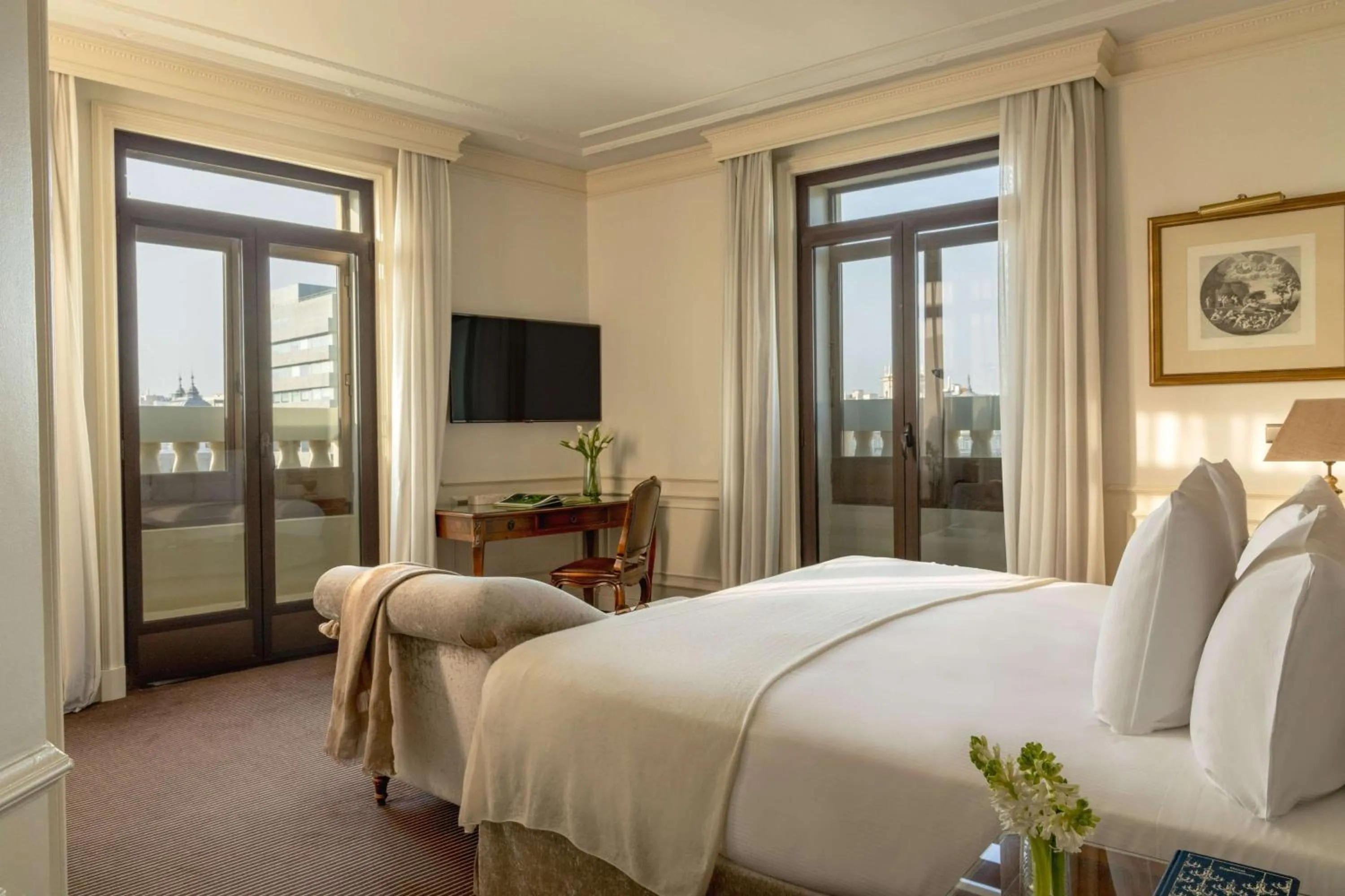 TV and multimedia, Bed in Hotel Fenix Gran Meliá - The Leading Hotels of the World