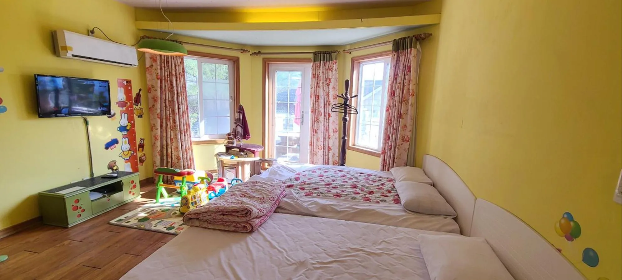 Bed in Elf Resort Hotel