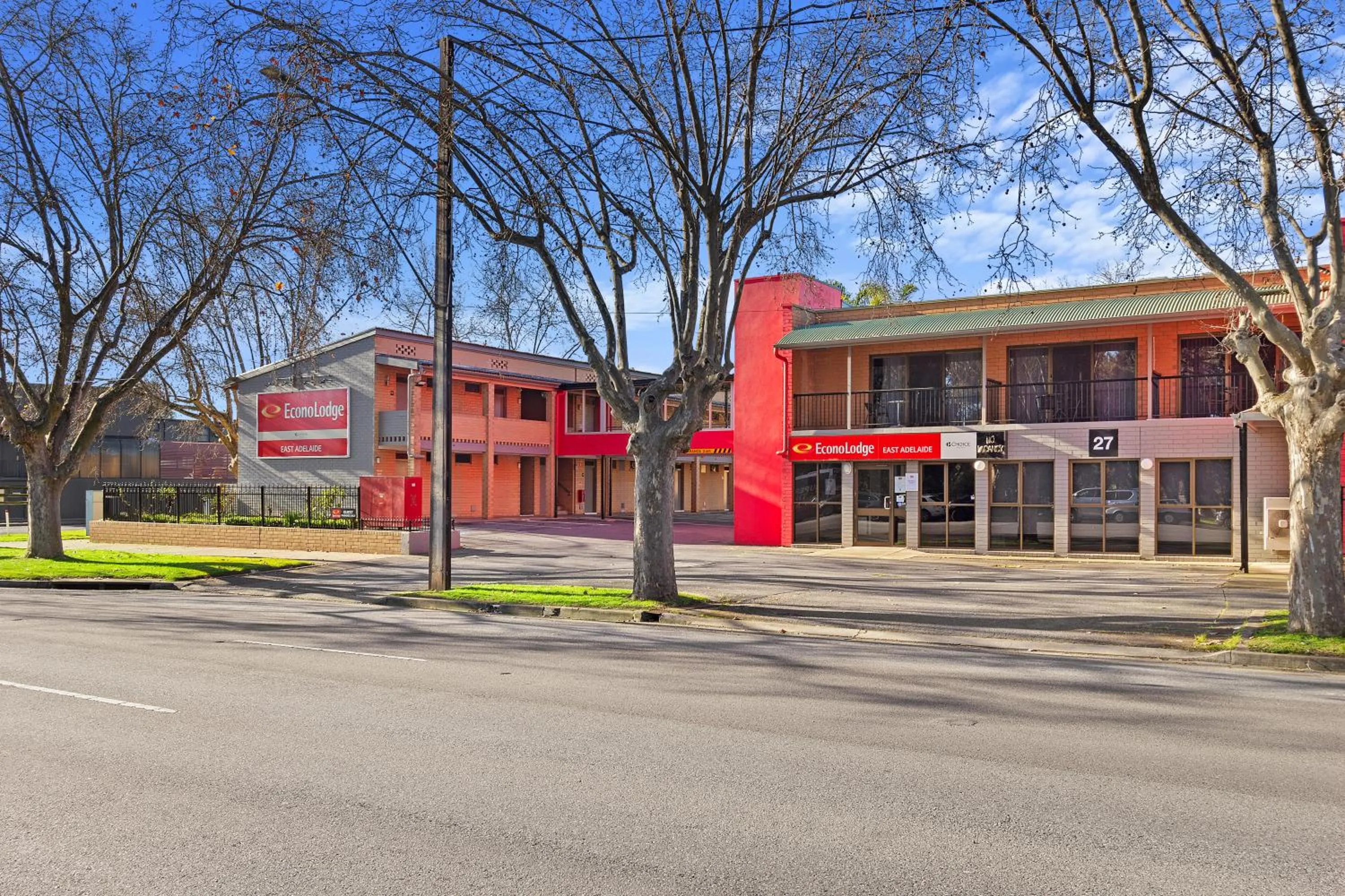 Property building in Econo Lodge East Adelaide