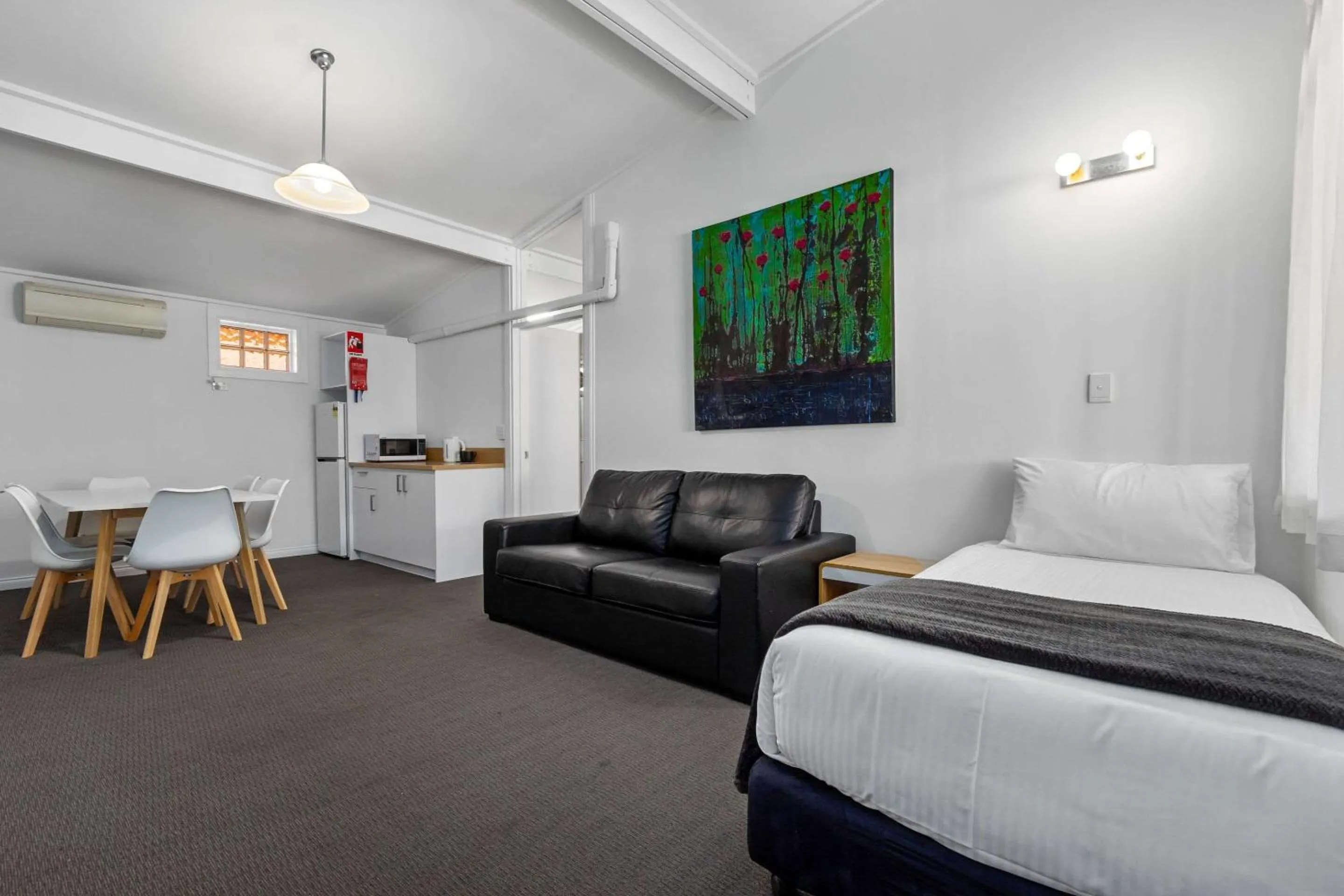 Bedroom, Bed in Econo Lodge East Adelaide