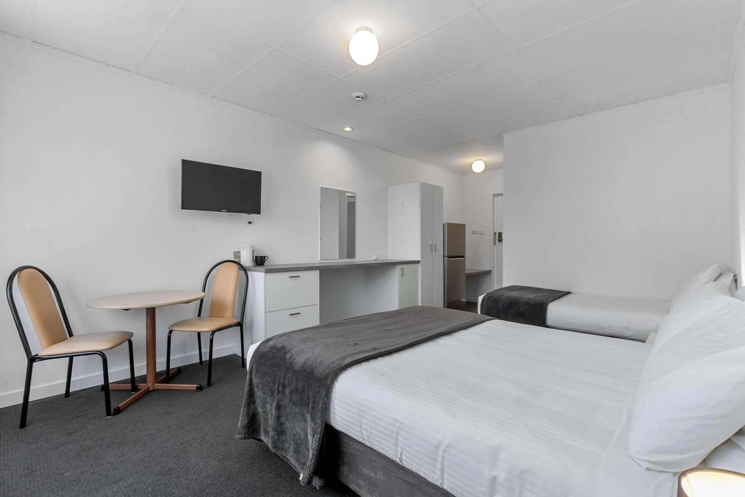 Bedroom, Bed in Econo Lodge East Adelaide