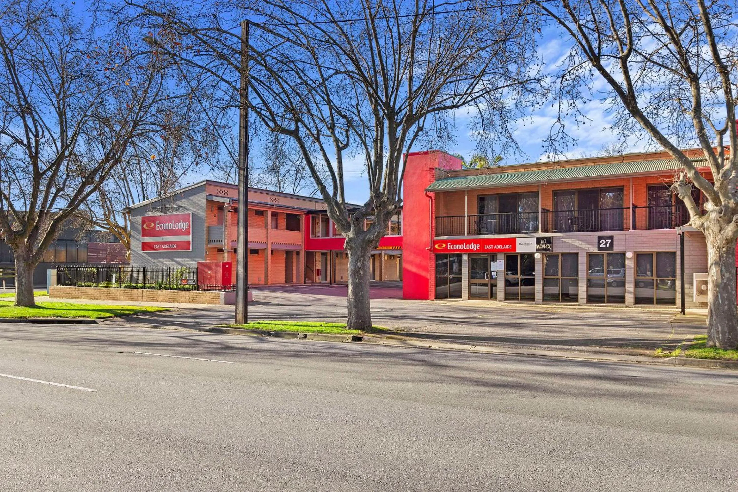 Property building in Econo Lodge East Adelaide