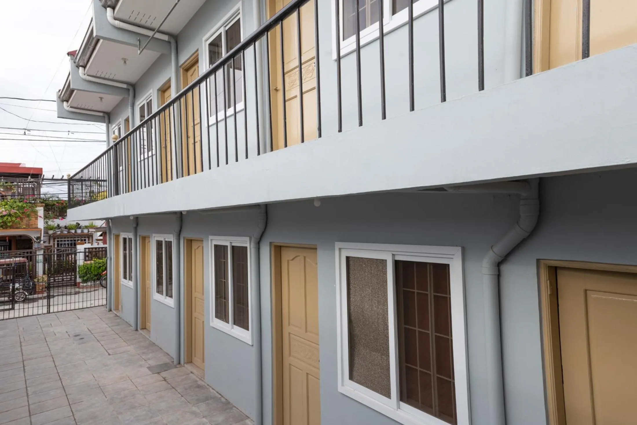 Parking in Hive Manila Guesthouse -Netflix,400mbps WI-FI