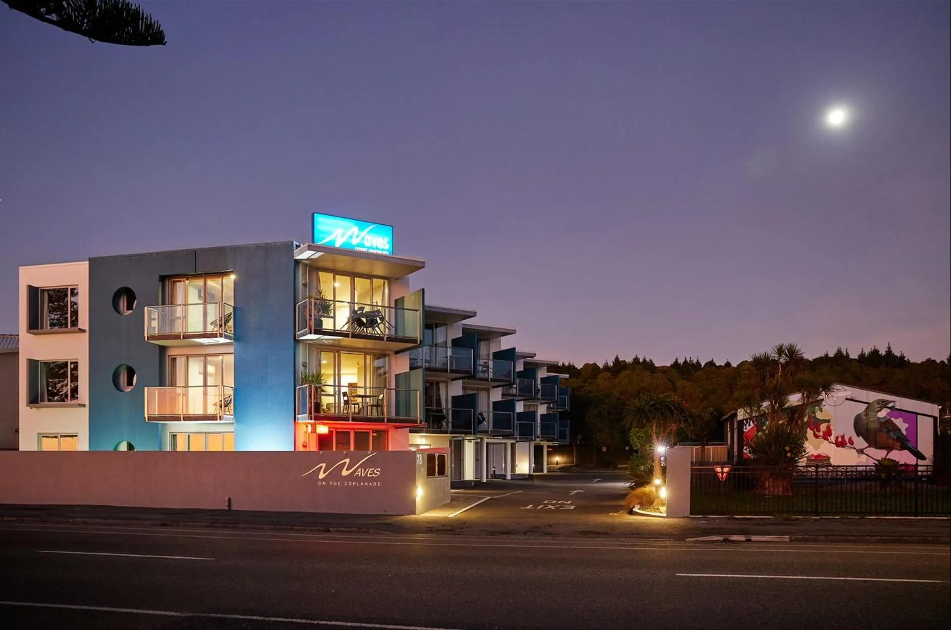 Night in Waves on the Esplanade