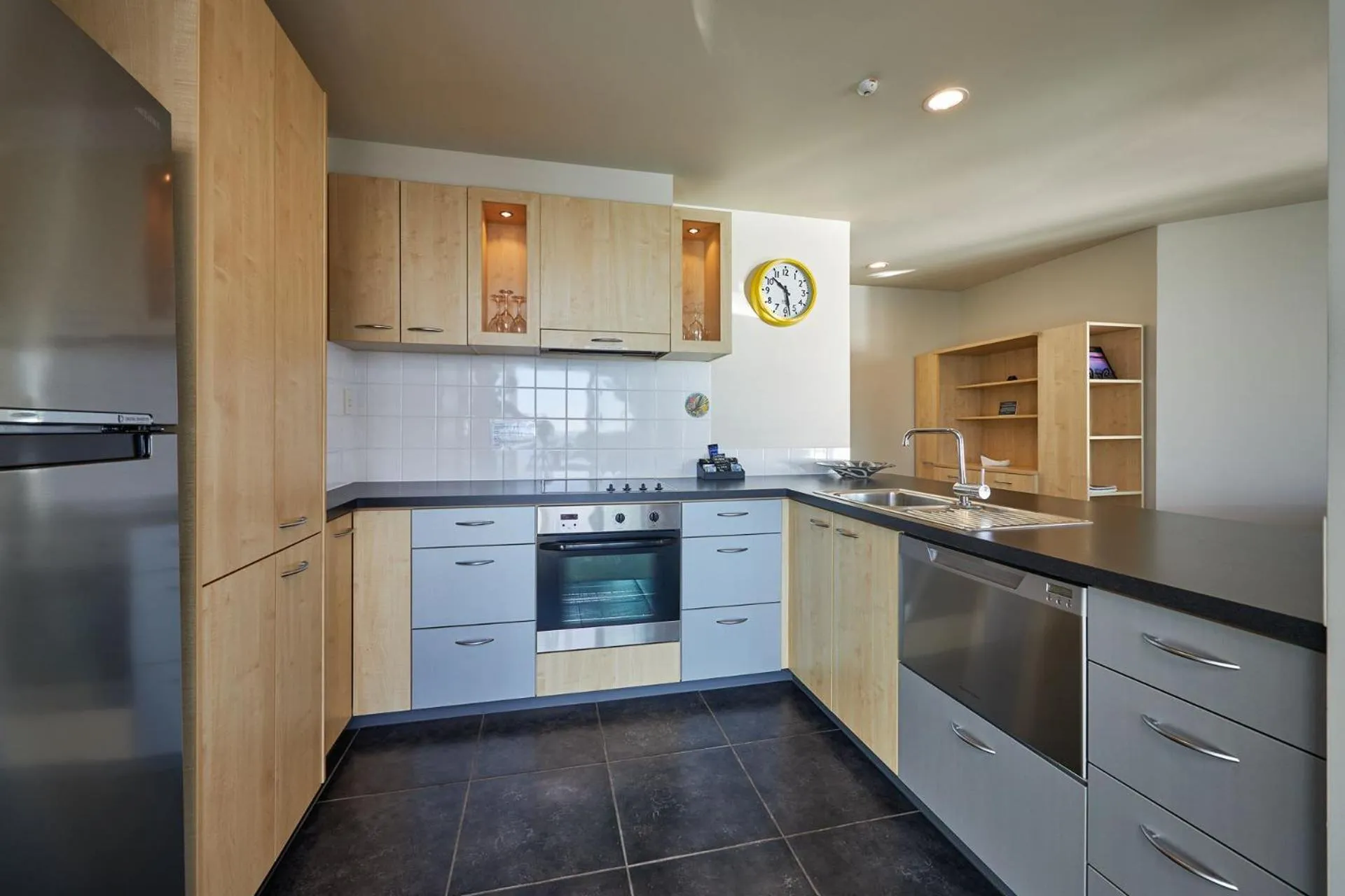 Kitchen or kitchenette in Waves on the Esplanade