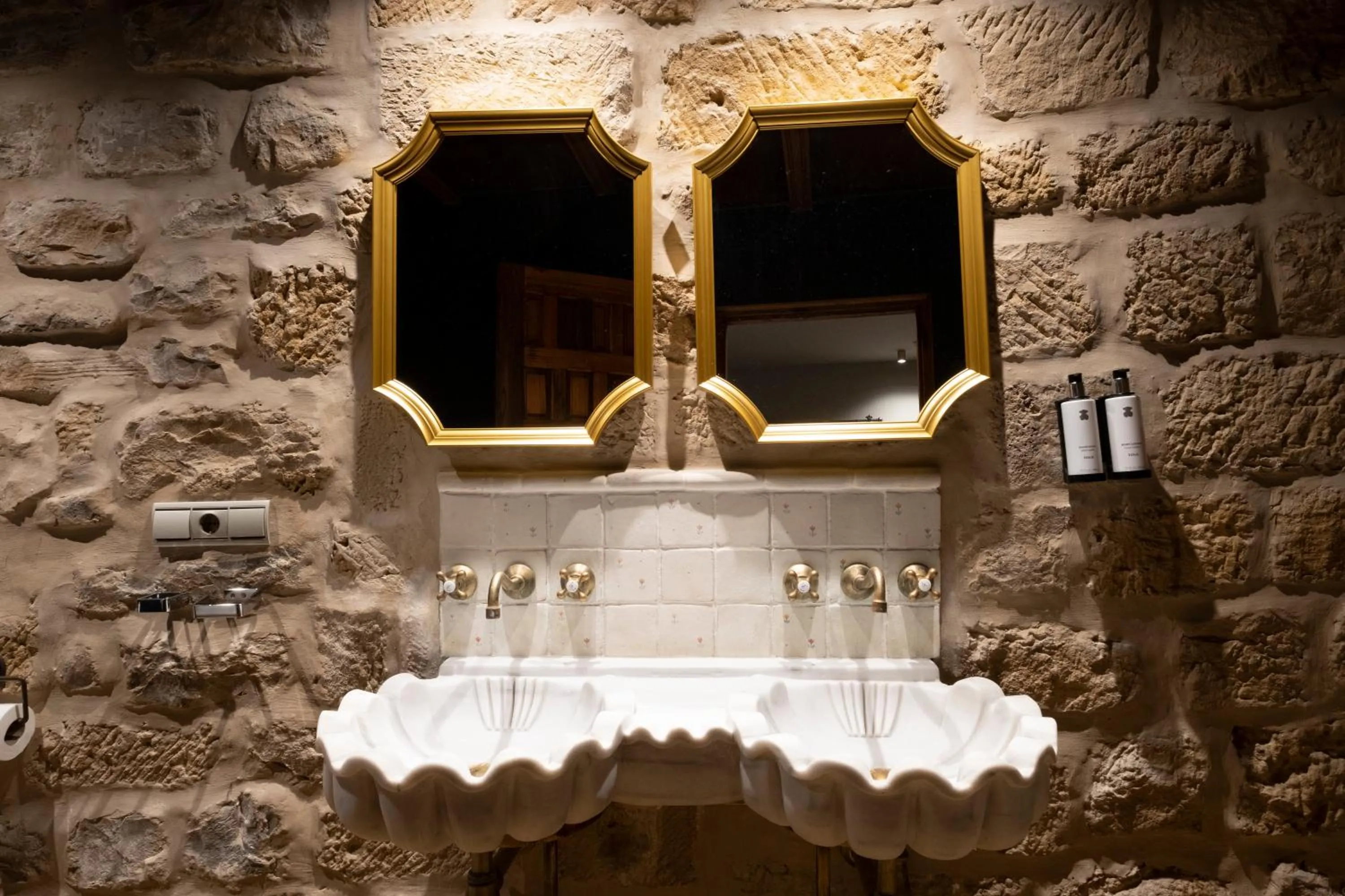 Bathroom in Hotel Cetina Palacio de los Salcedo