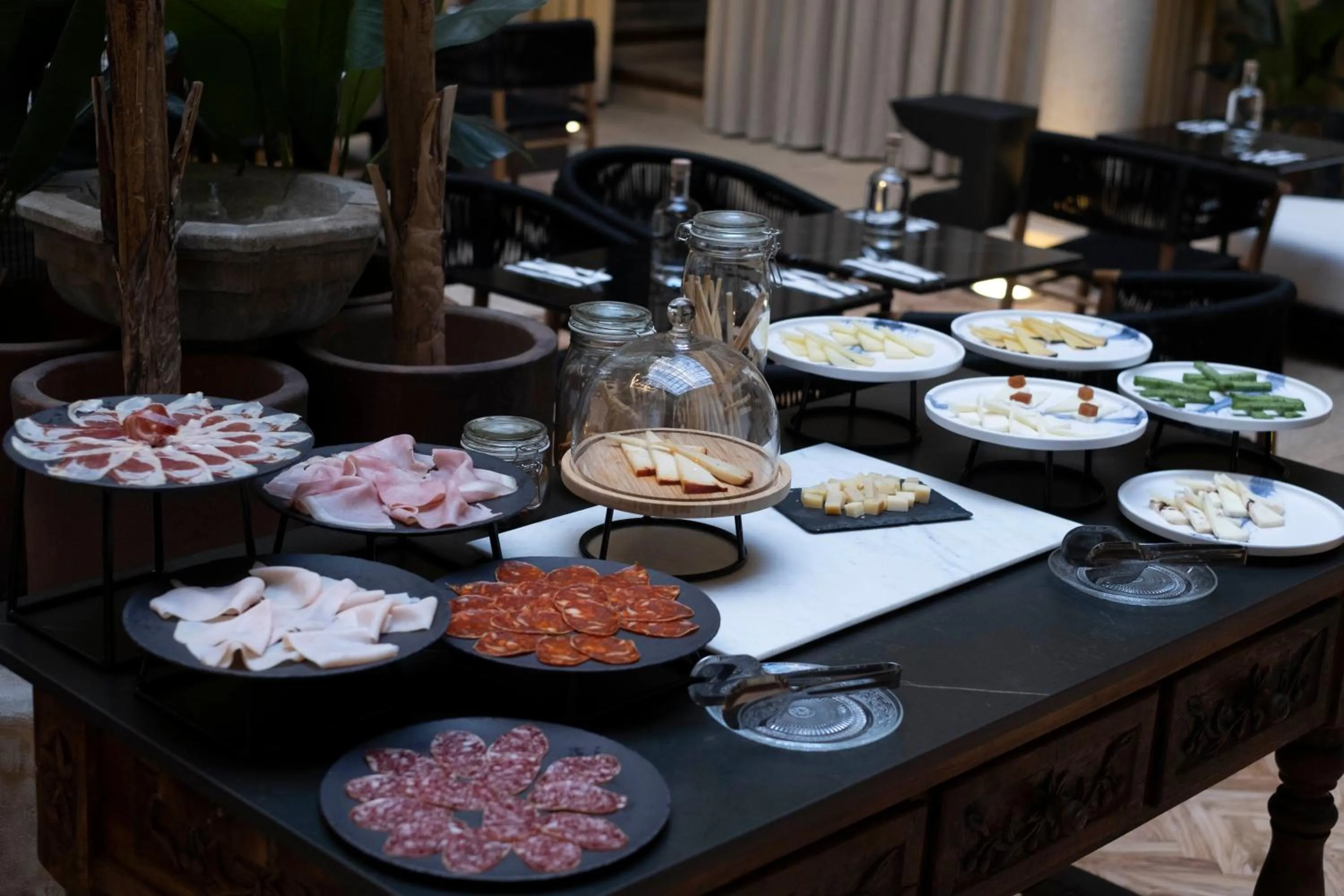 Buffet breakfast in Hotel Cetina Palacio de los Salcedo