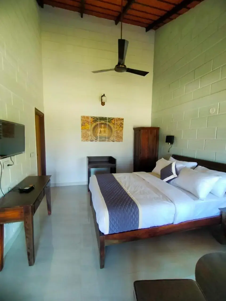 Superior Queen Room - single occupancy in Coffeeberry Hills Chikamagalur Superior Queen Room - single occupancy in Coffeeberry Hills Chikamagalur