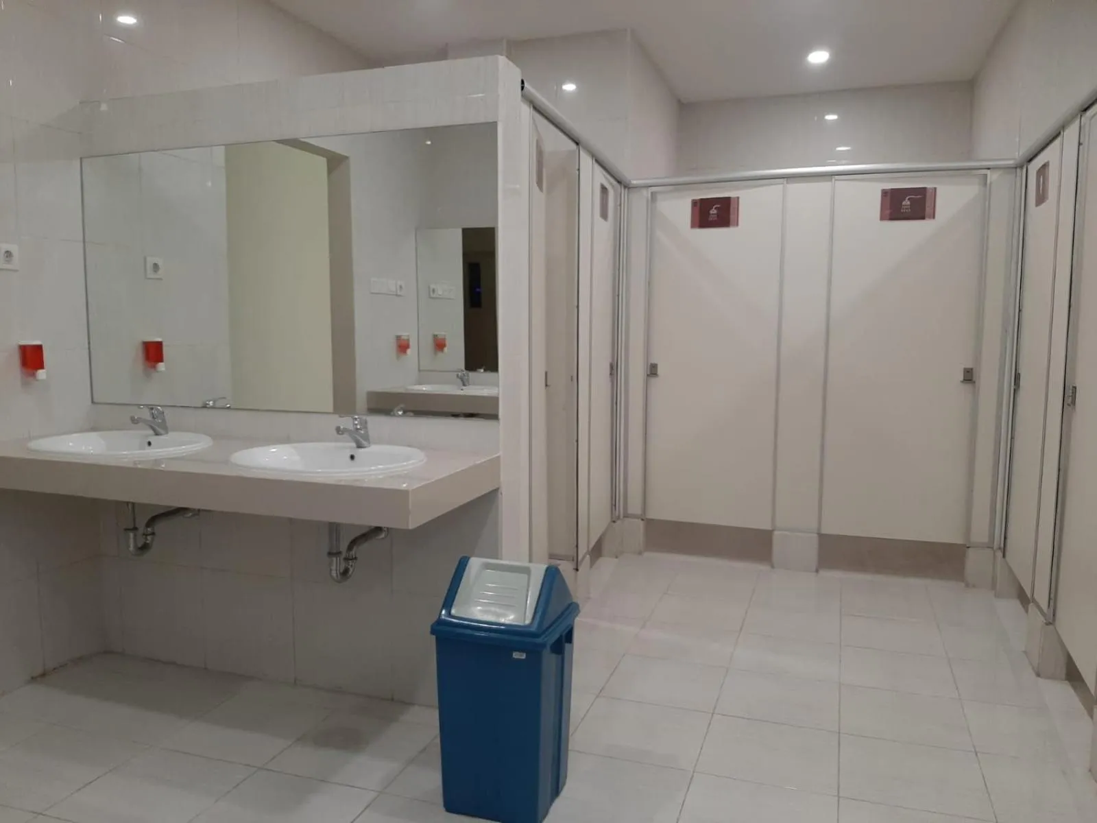 Bathroom in Miko Rooms & Capsules hotel