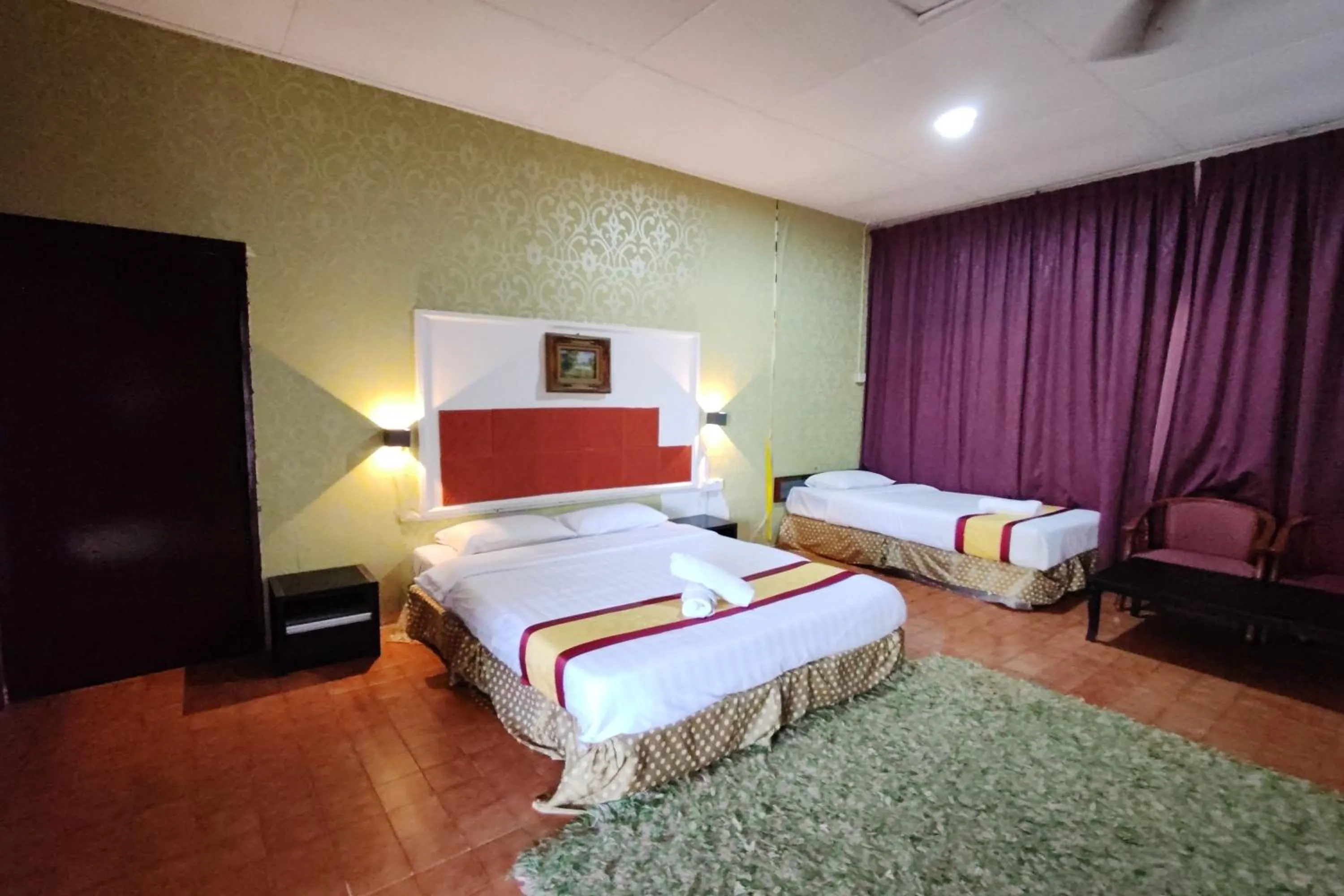 Bedroom, Bed in Green Town Hotels and Resorts