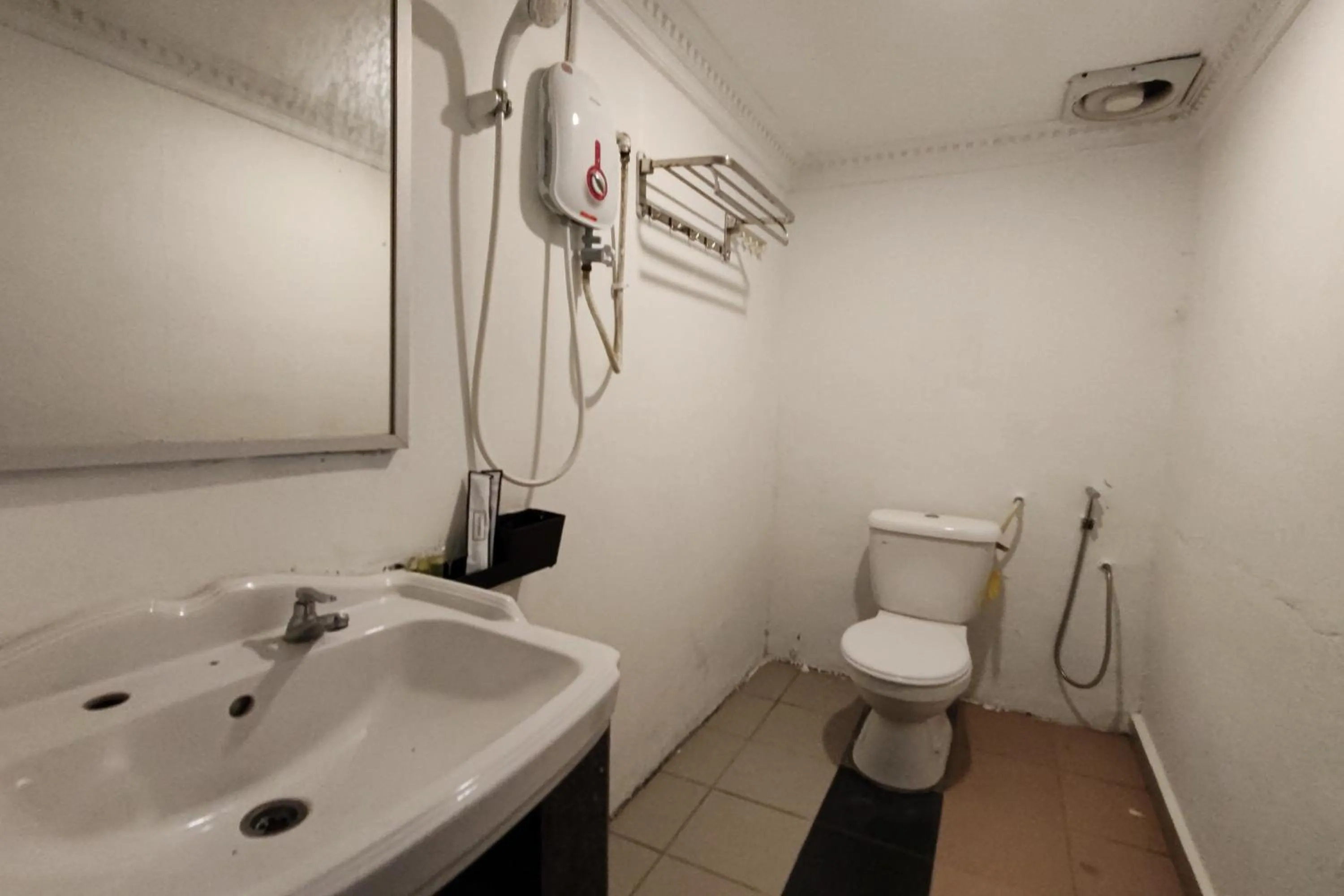 Shower in Green Town Hotels and Resorts