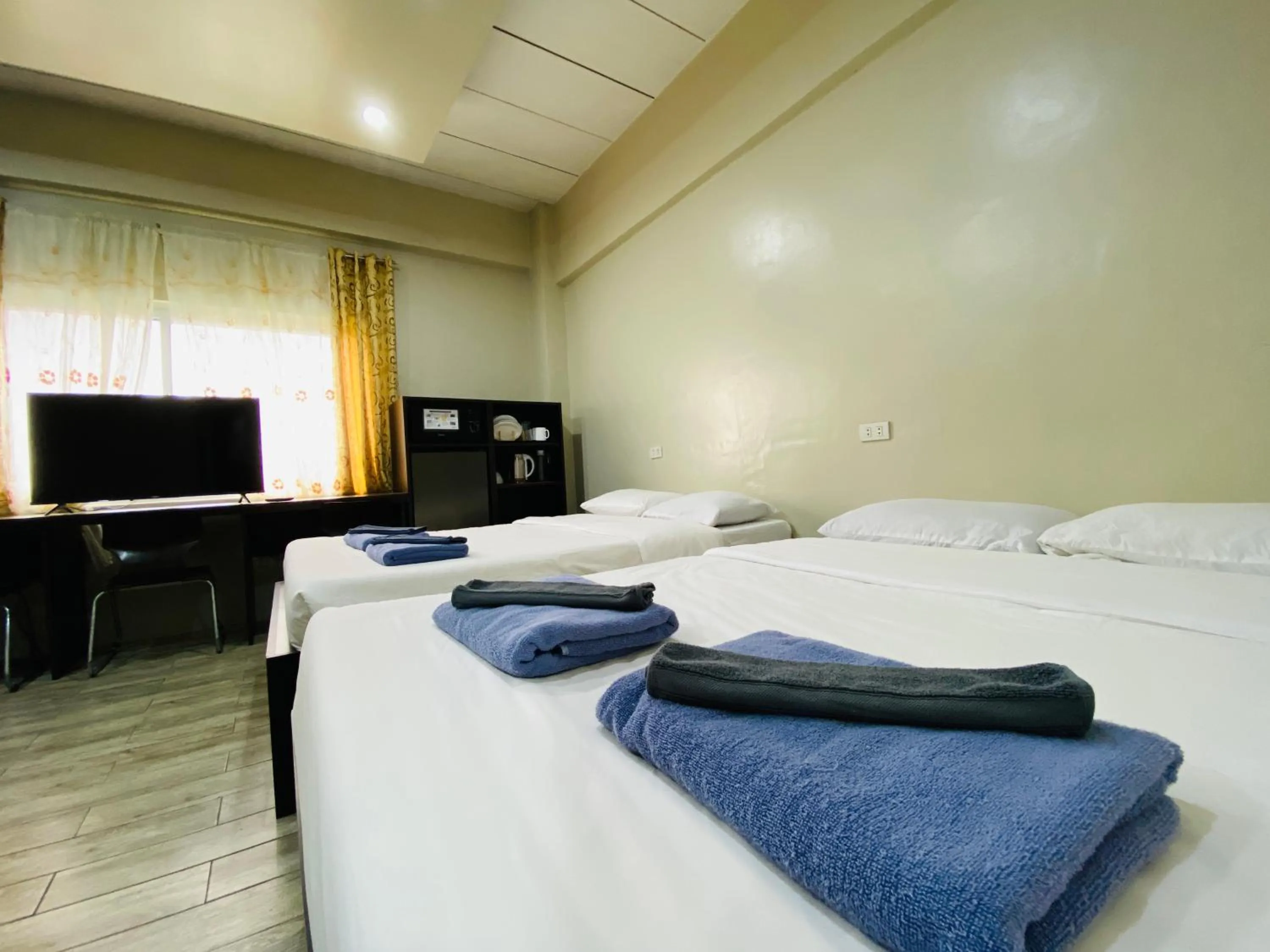 Bedroom, Bed in Misty Hills