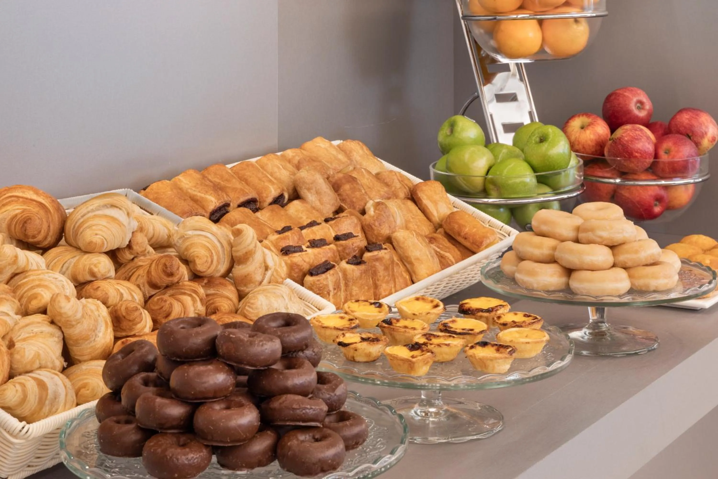 Buffet breakfast in B&B HOTEL Lisboa Oeiras