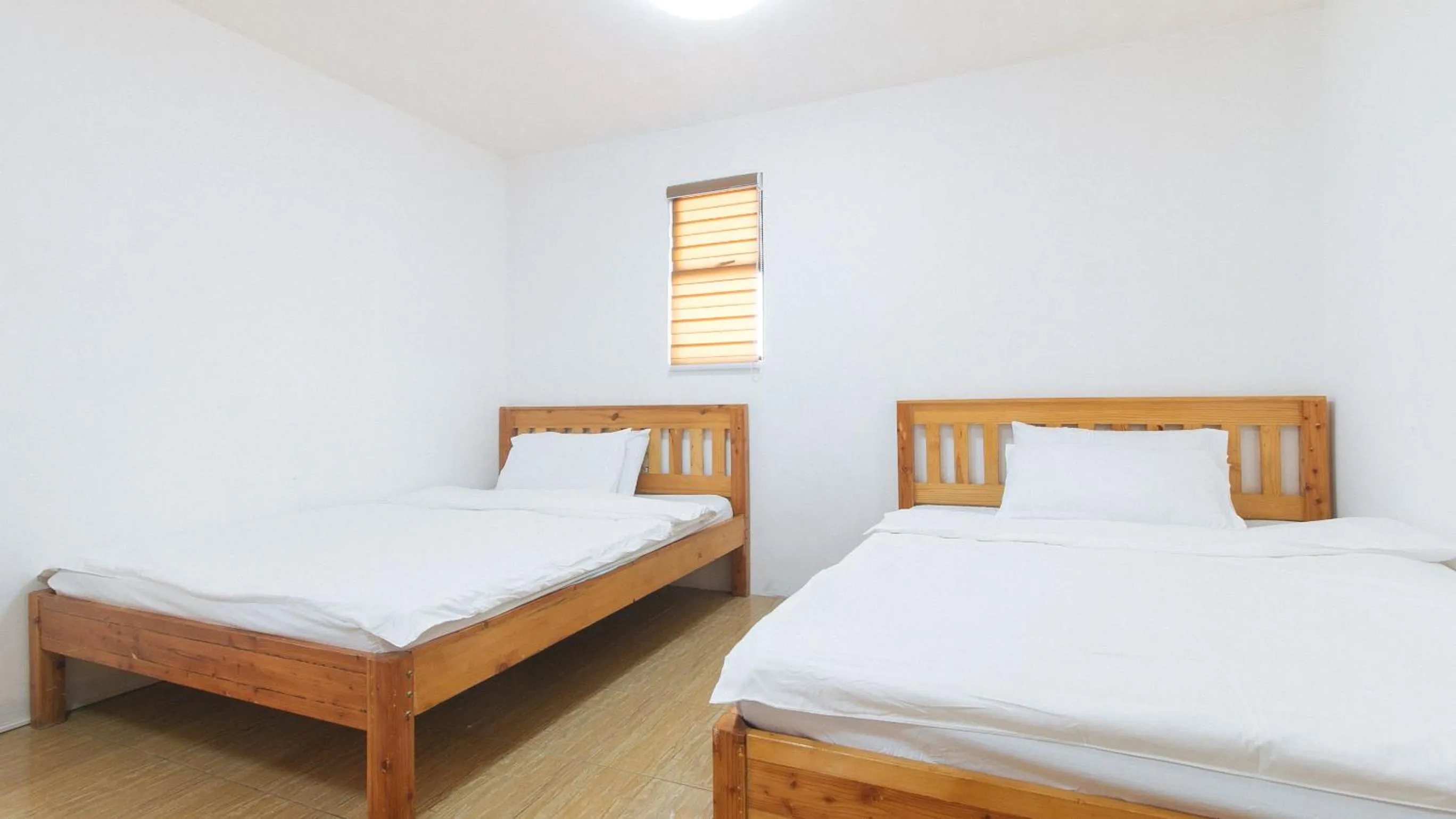 Photo of the whole room, Bed in RedDoorz @ Alquiza Residences Paranaque