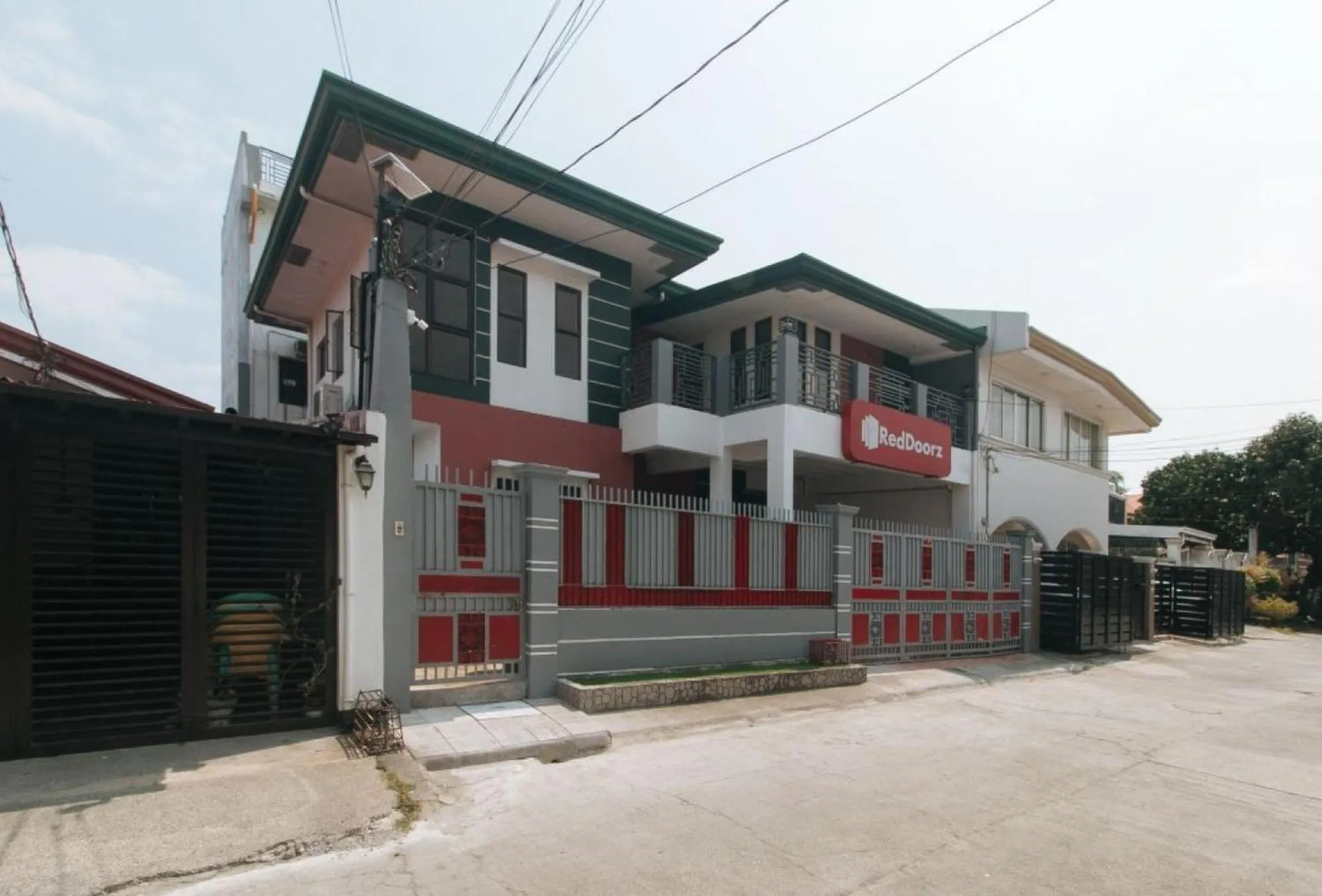 Property building in RedDoorz @ Alquiza Residences Paranaque