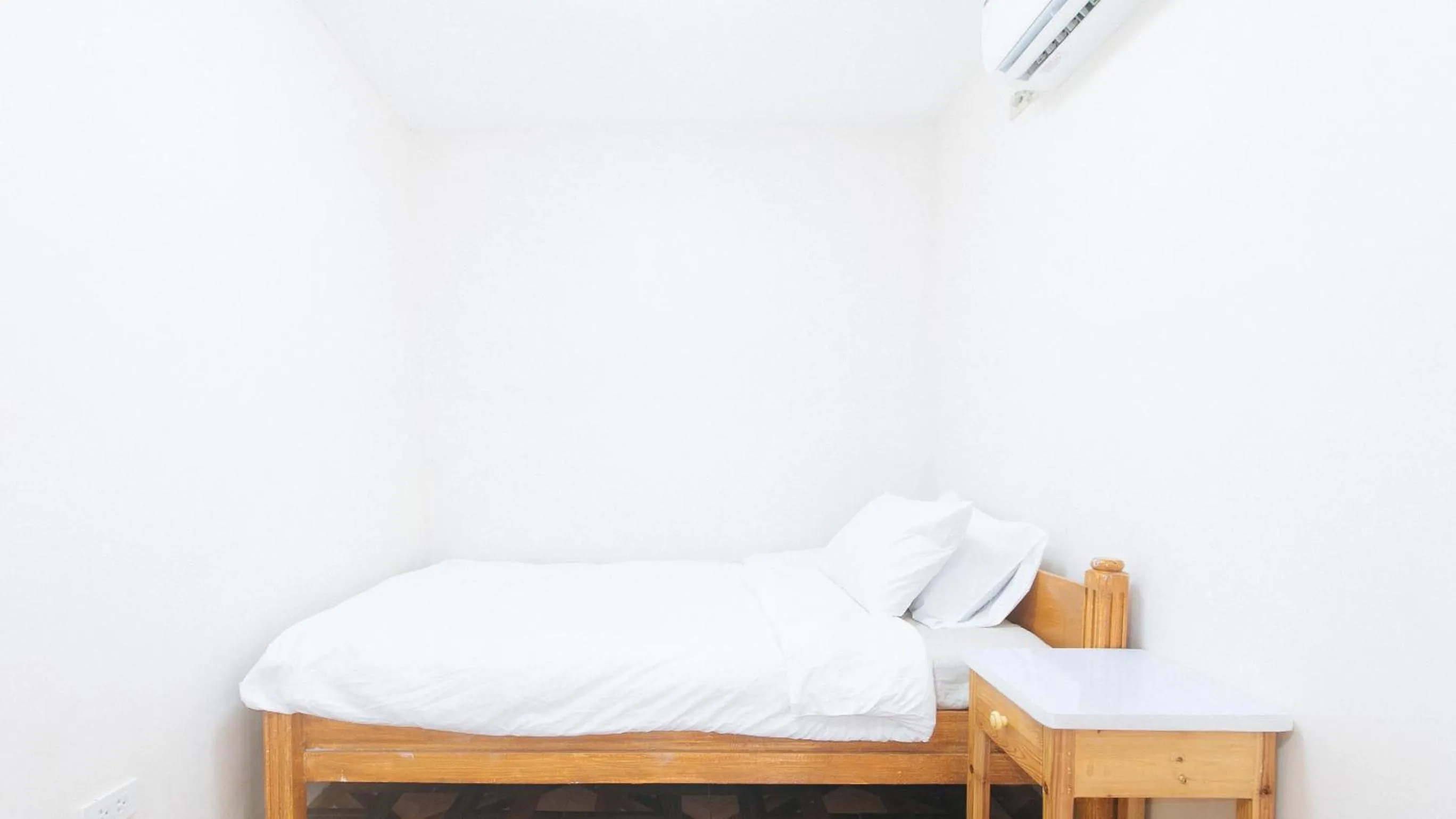 Bedroom, Bed in RedDoorz @ Alquiza Residences Paranaque