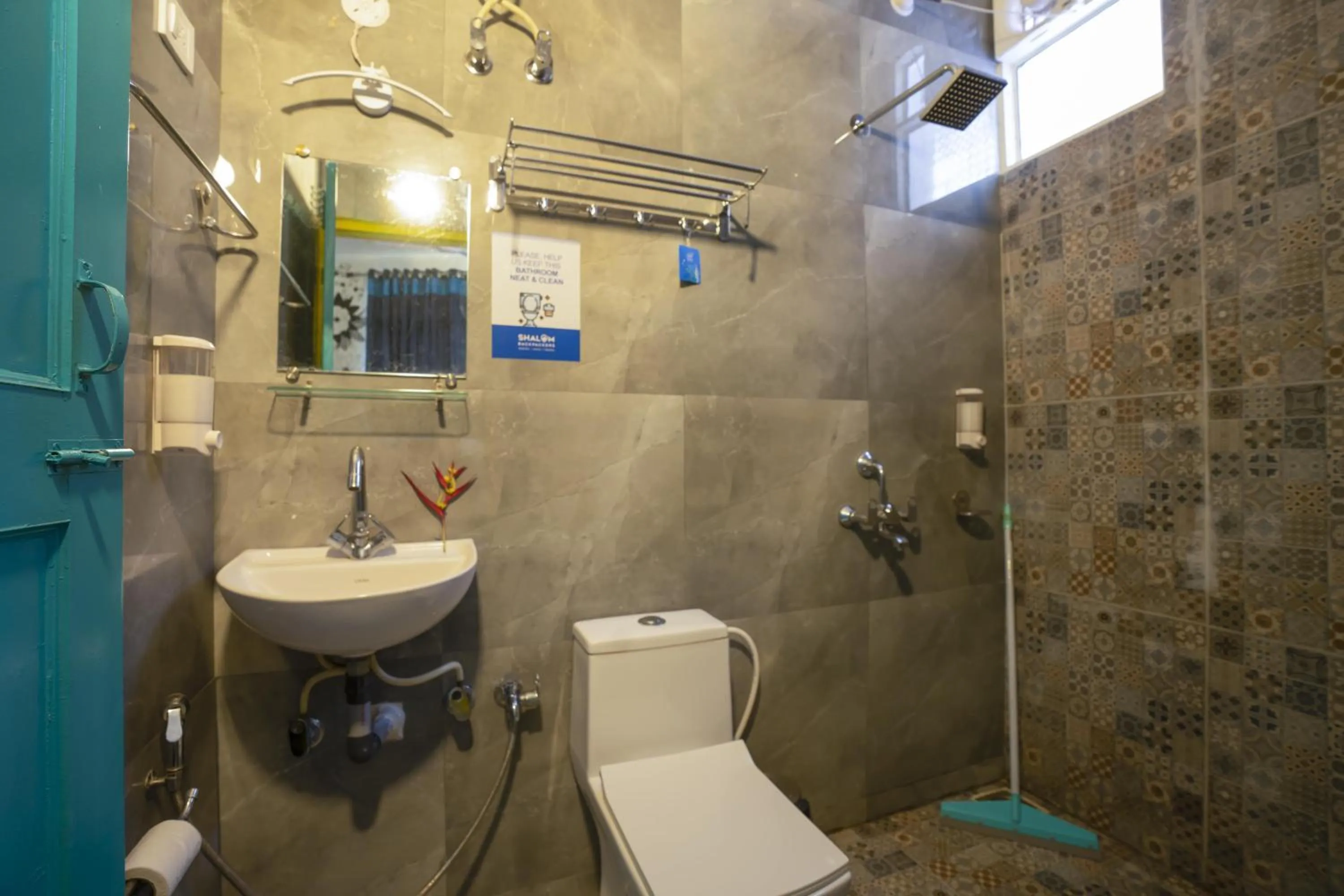 Shower in Shalom Backpackers Anjuna Goa