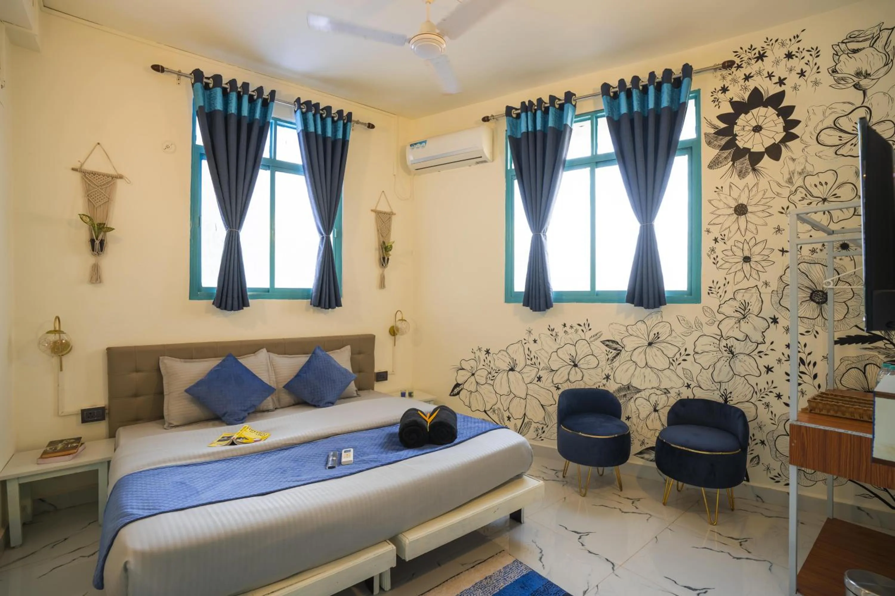 Bed in Shalom Backpackers Anjuna Goa
