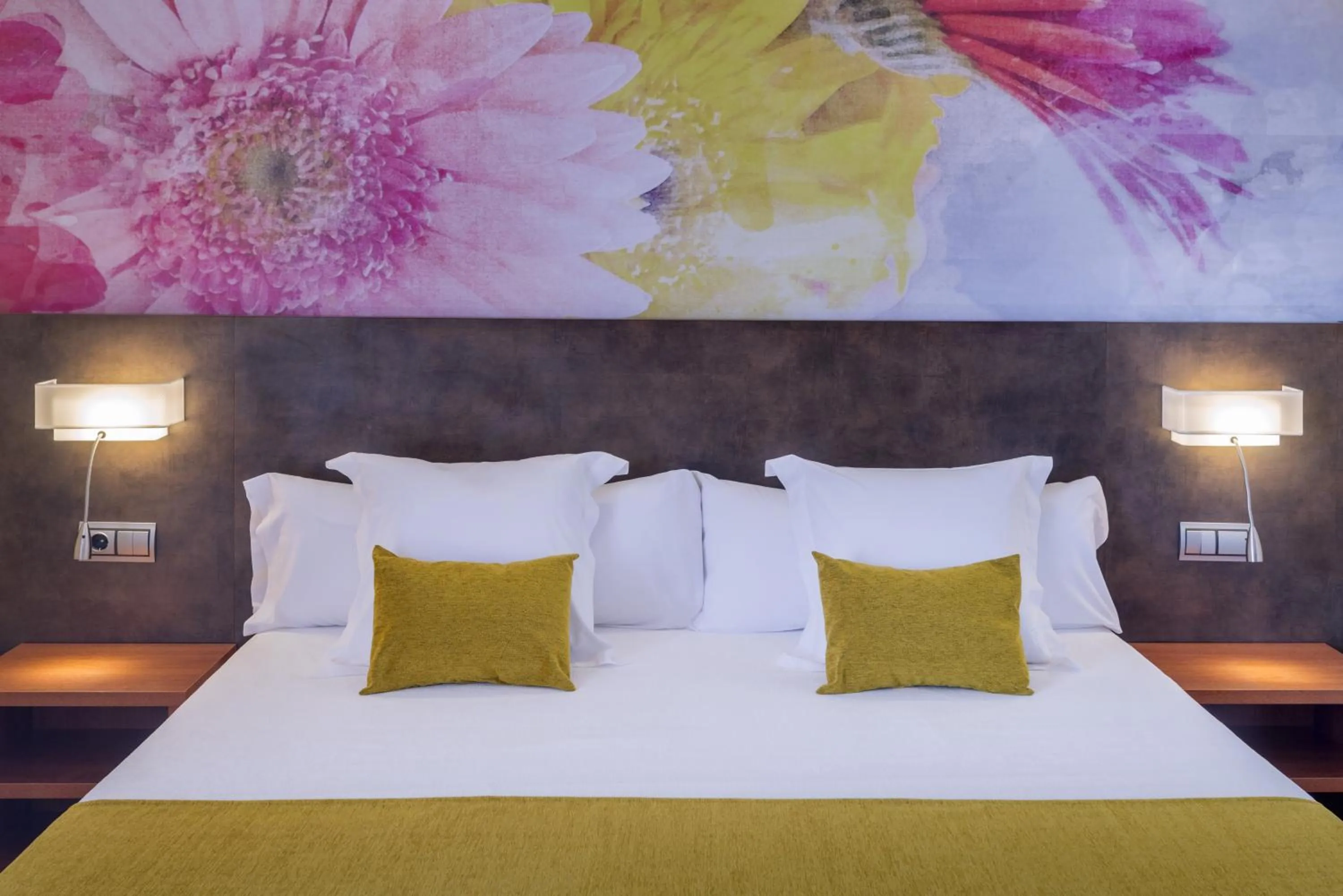 Bed in Sumus Hotel Monteplaya & SPA 4Sup - Adults Only