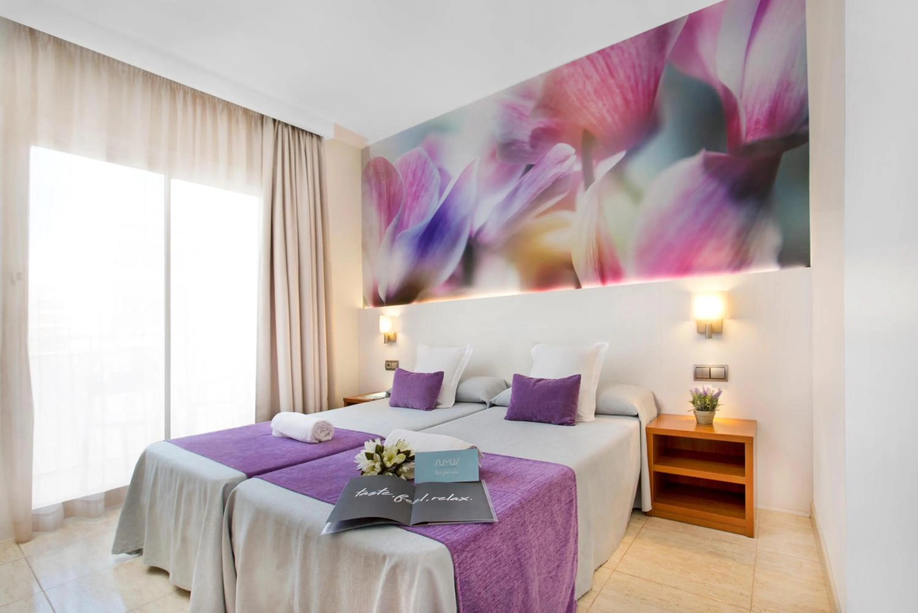 Bed in Sumus Hotel Monteplaya & SPA 4Sup - Adults Only
