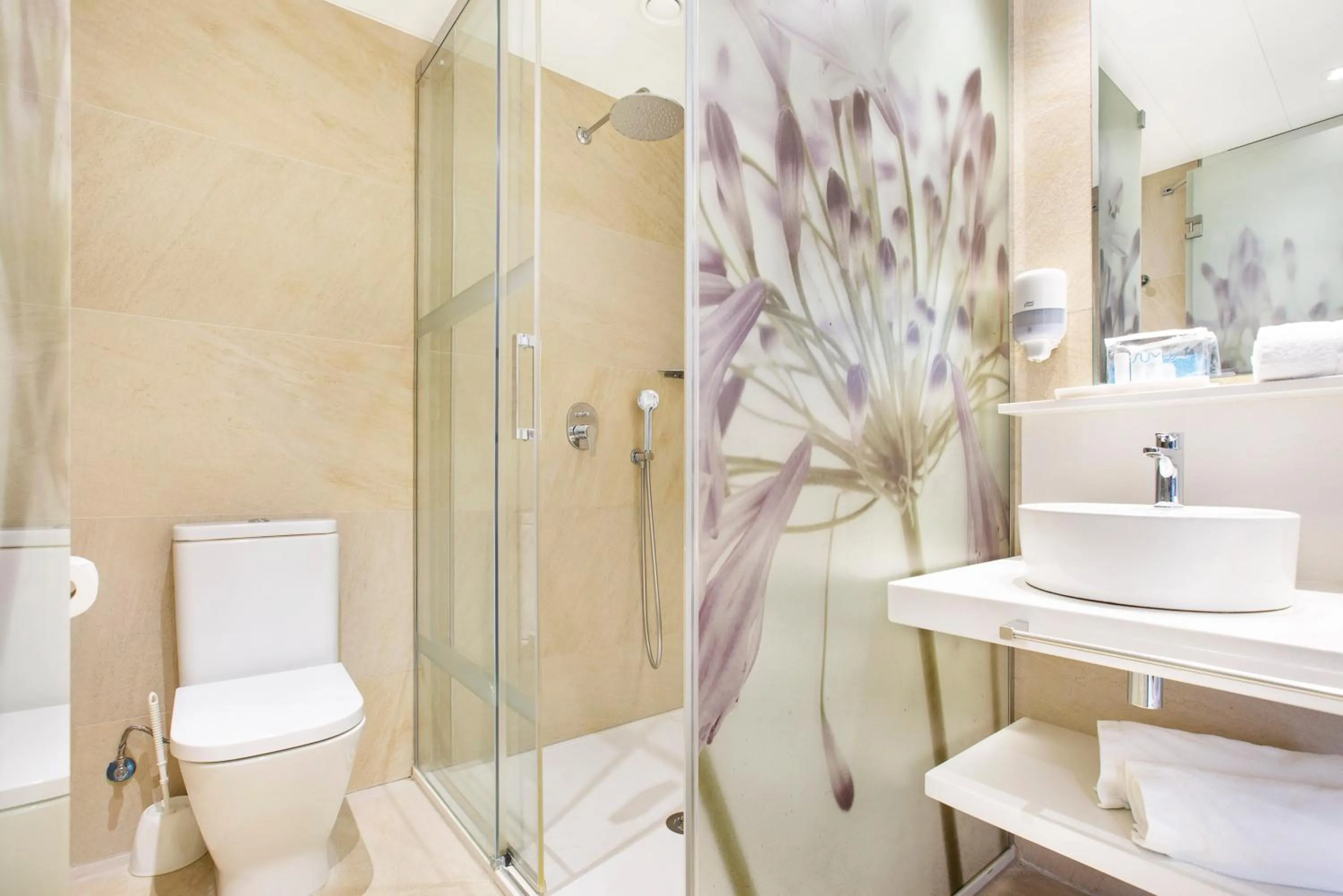 Shower in Sumus Hotel Monteplaya & SPA 4Sup - Adults Only