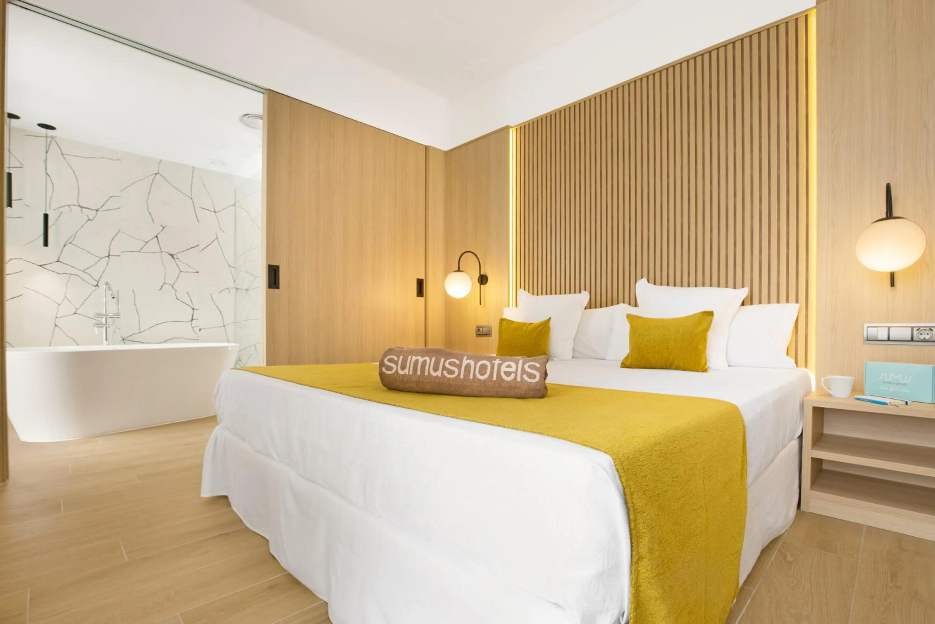 Bed in Sumus Hotel Monteplaya & SPA 4Sup - Adults Only